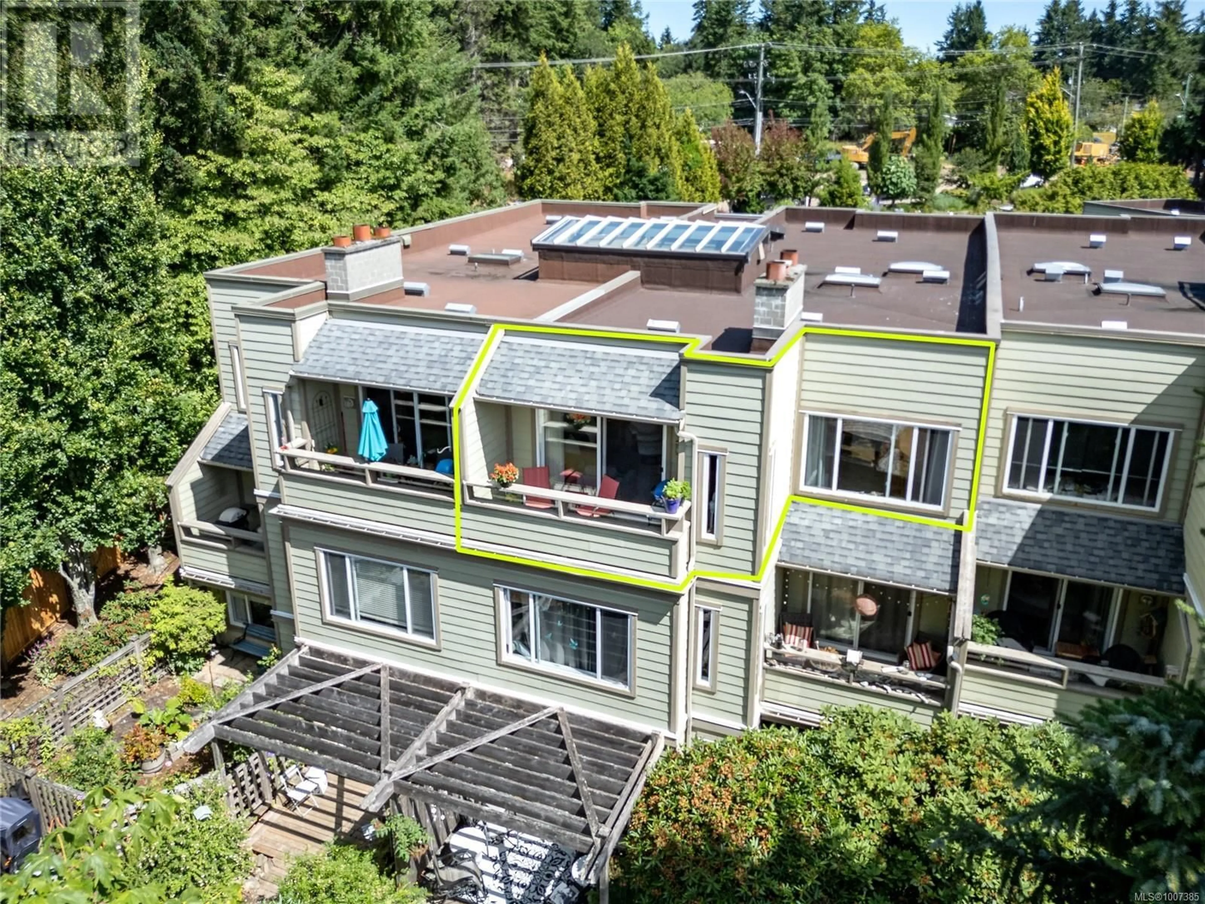 A pic from outside/outdoor area/front of a property/back of a property/a pic from drone, building for 308C - 2250 MANOR PLACE, Comox British Columbia V9M1C5