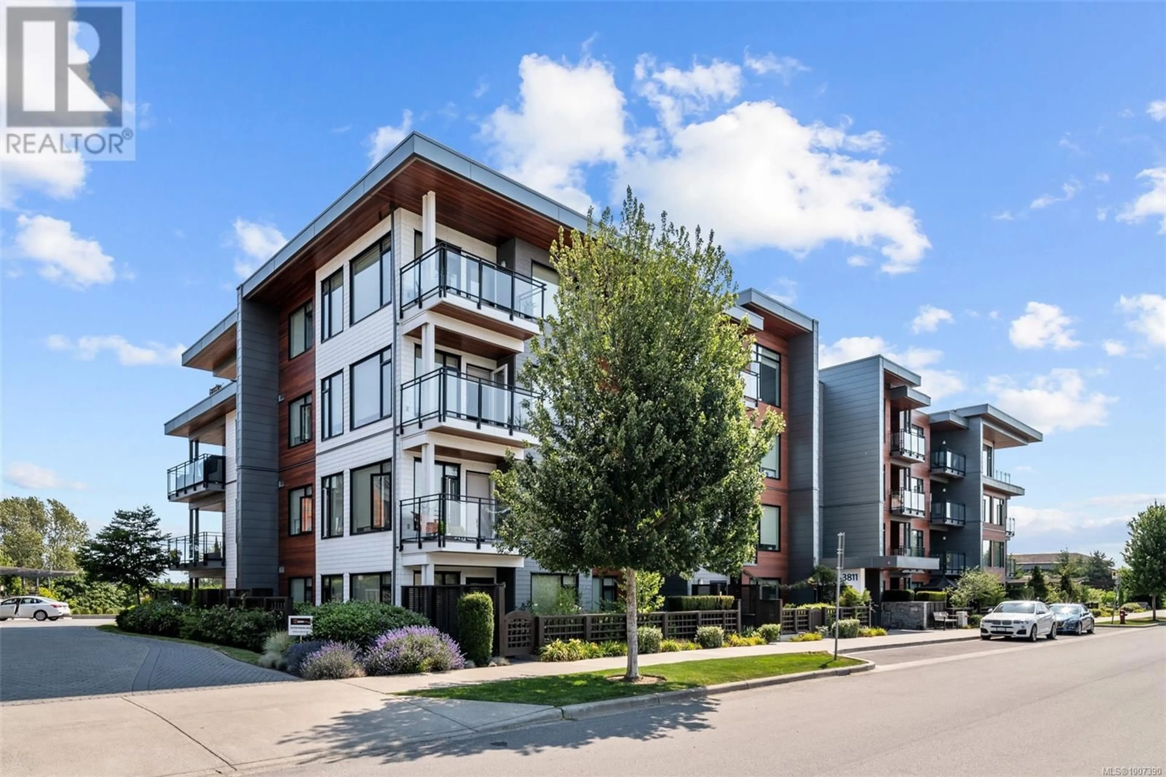 Unknown for 402 - 3811 ROWLAND AVENUE, Saanich British Columbia V8Z0E1