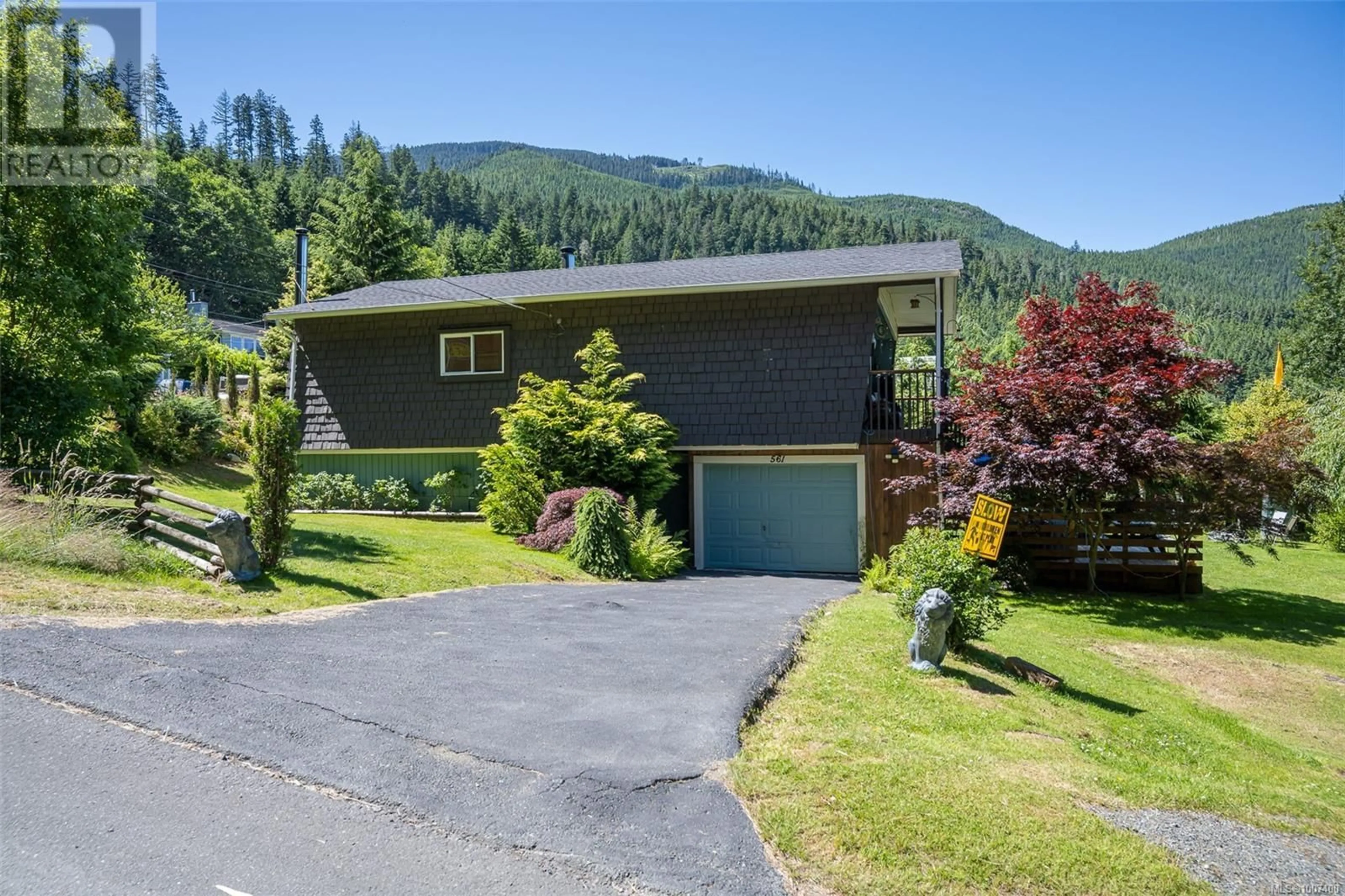 A pic from outside/outdoor area/front of a property/back of a property/a pic from drone, mountain view for 561 MACMILLAN DRIVE, Sayward British Columbia V0P1R0