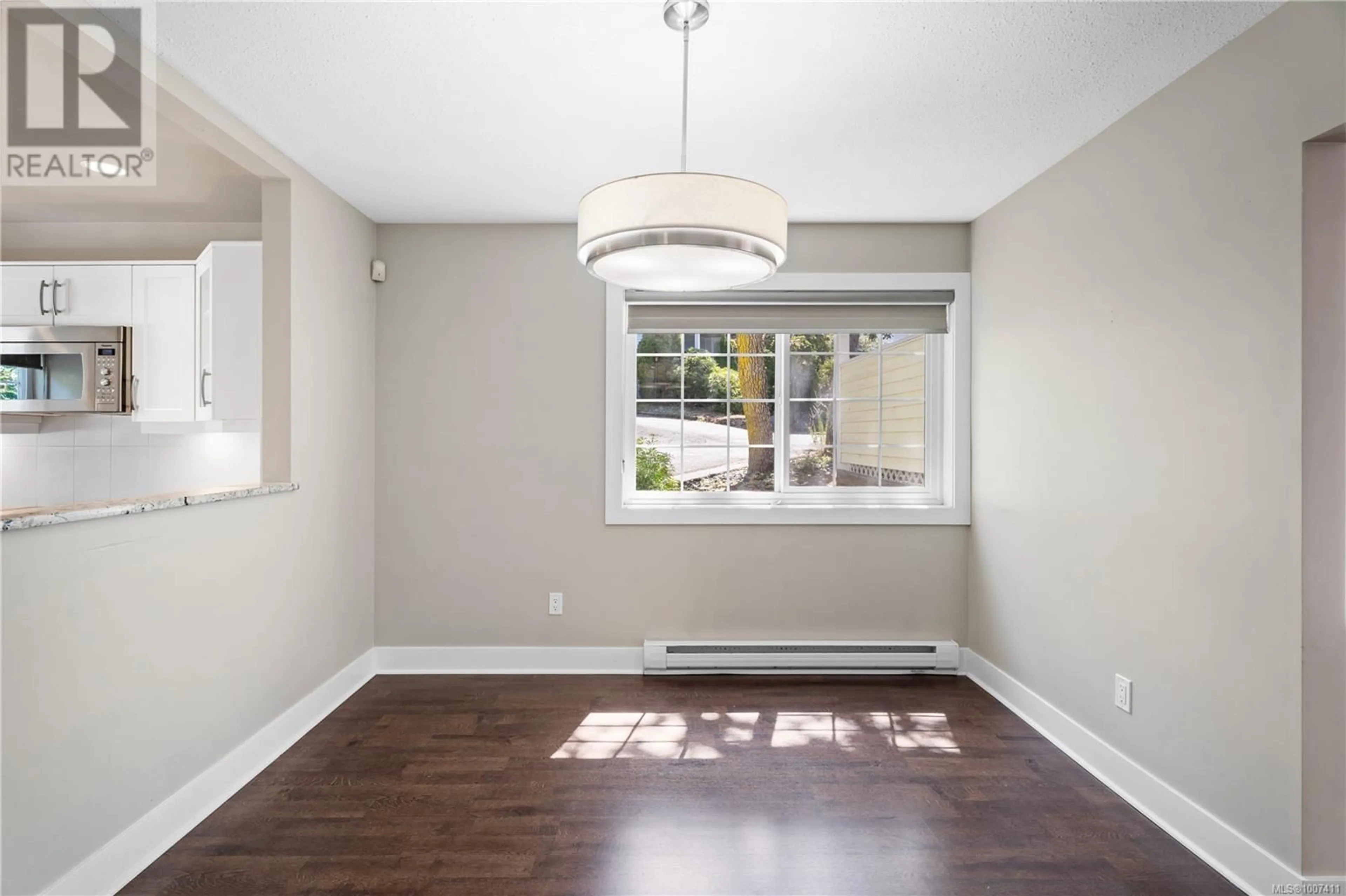 A pic of a room for 3693 - 1507 QUEENSBURY AVENUE, Saanich British Columbia V8P5M5