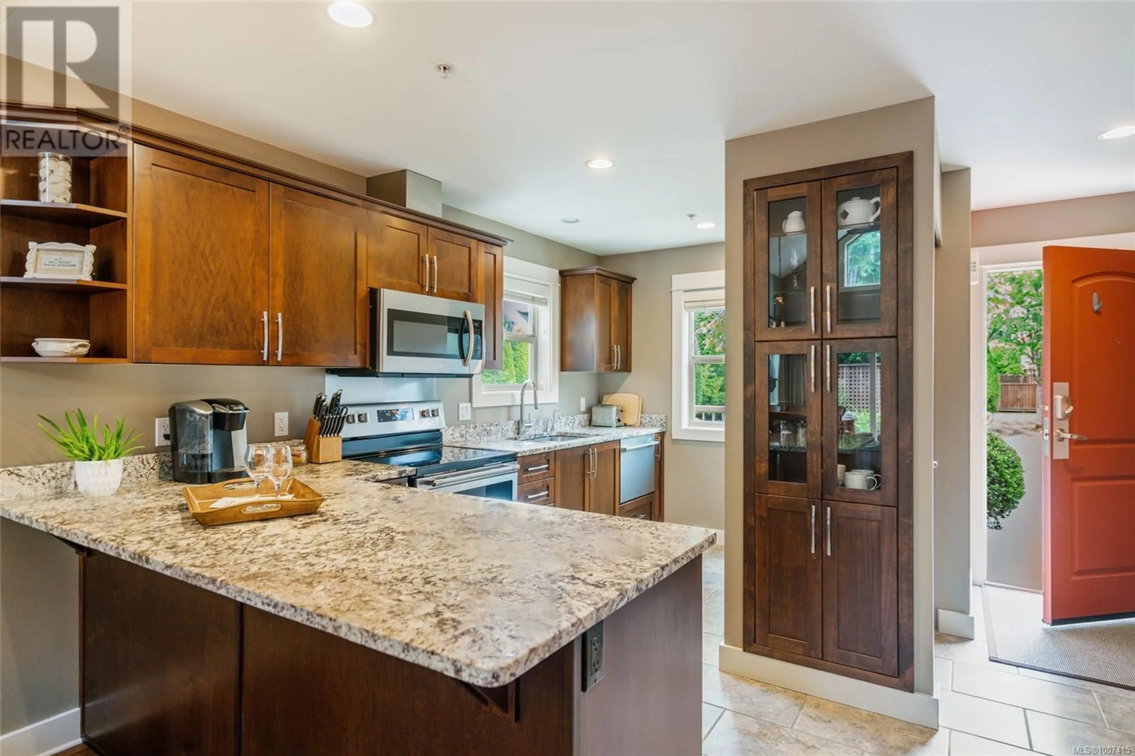 Open concept kitchen, ceramic/tile floor for 219 - 1130 RESORT DRIVE, Parksville British Columbia V9P2E3