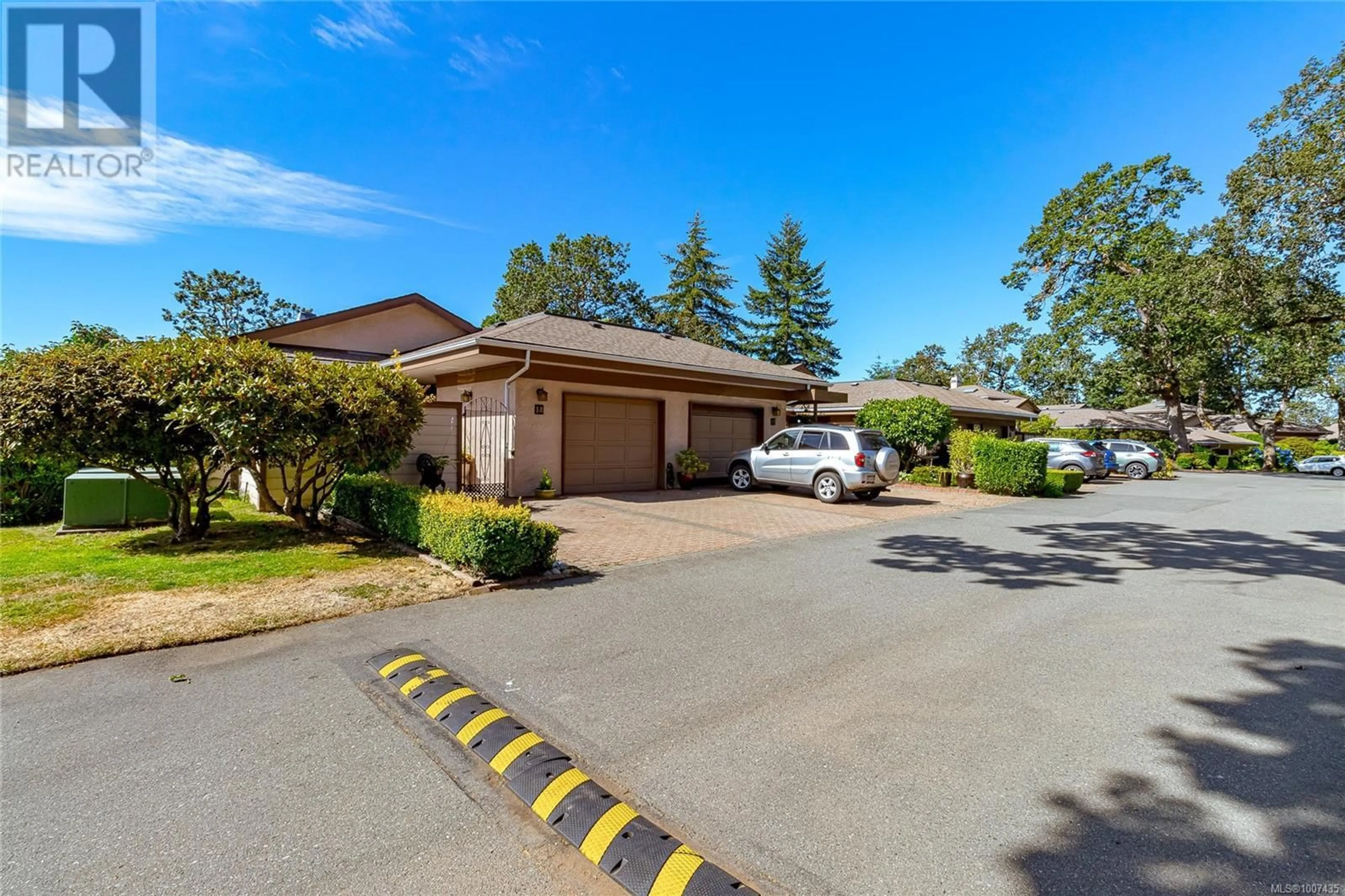 Unknown for 19 - 901 KENTWOOD LANE, Saanich British Columbia V8Y2Y6