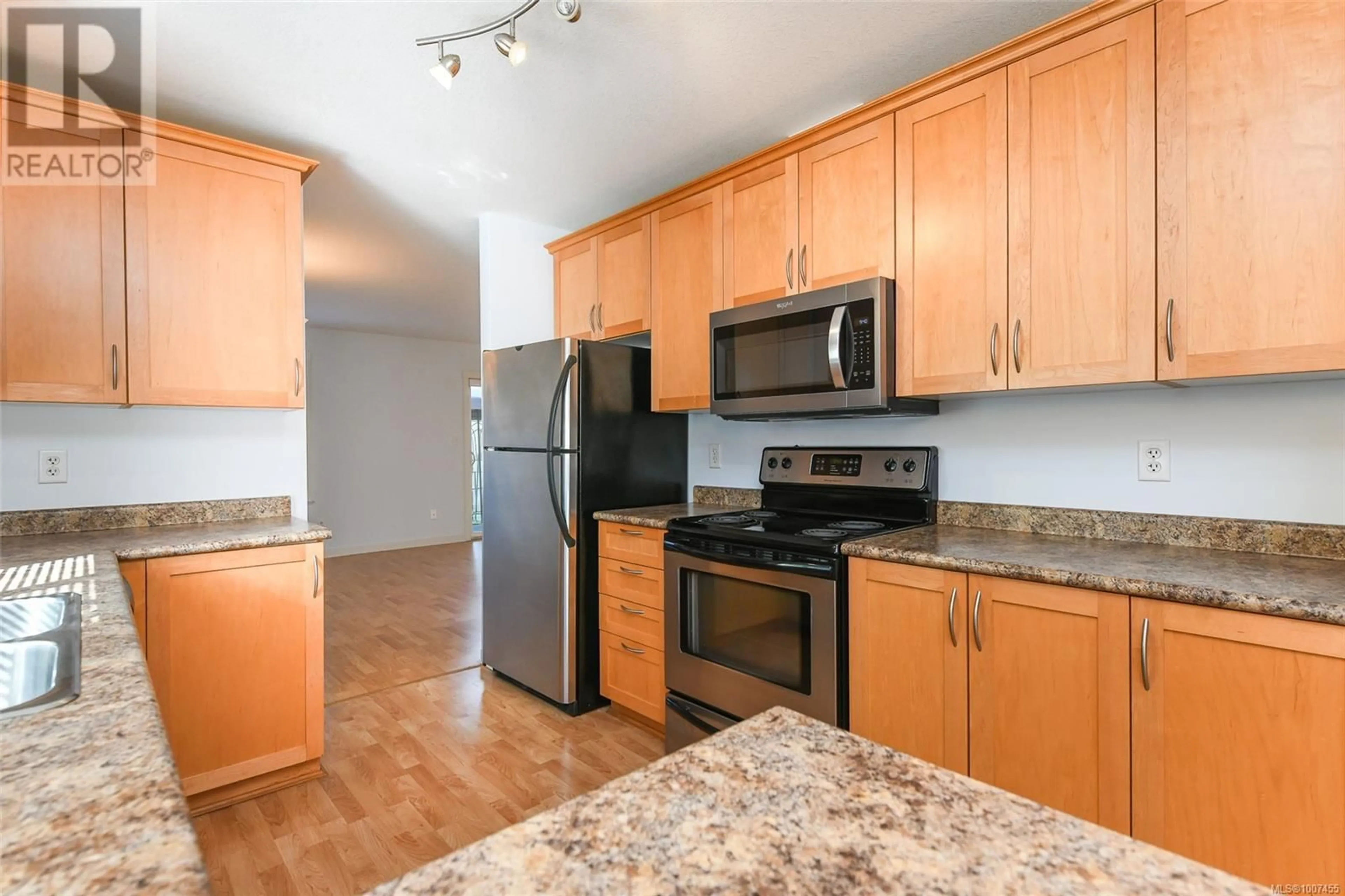 Standard kitchen, unknown for 22 - 1050 8TH STREET, Courtenay British Columbia V9N4A5