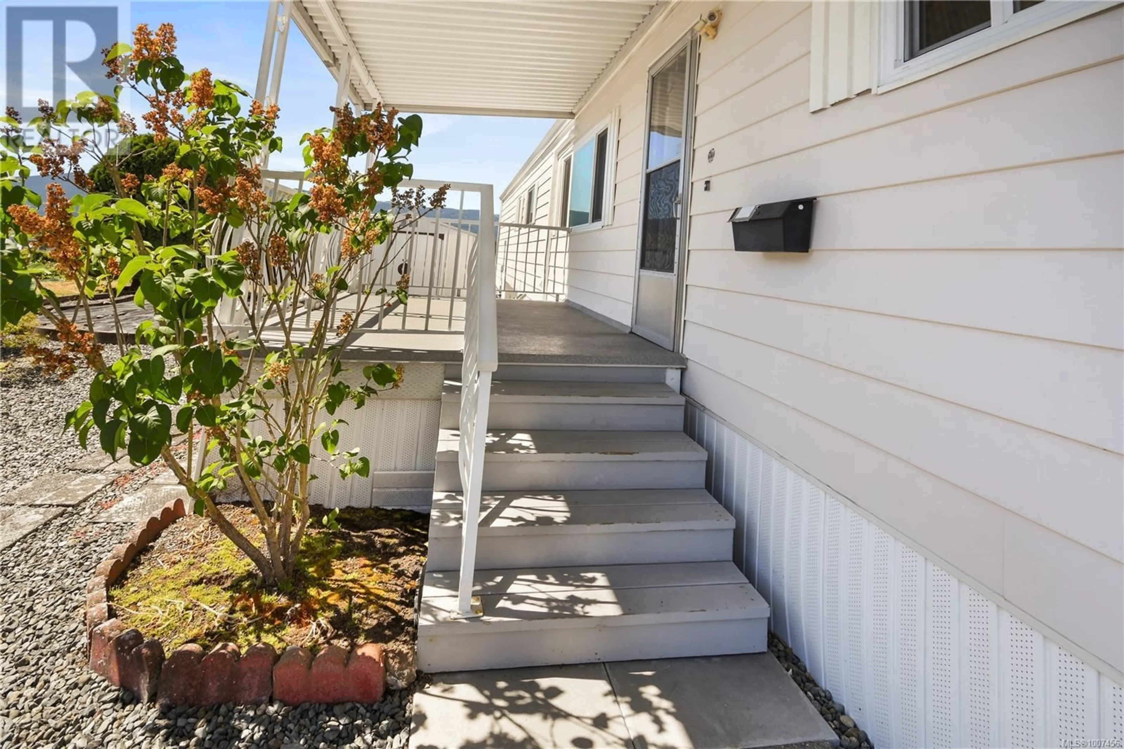 Patio, street for 52 - 6325 METRAL DRIVE, Nanaimo British Columbia V9T6P9