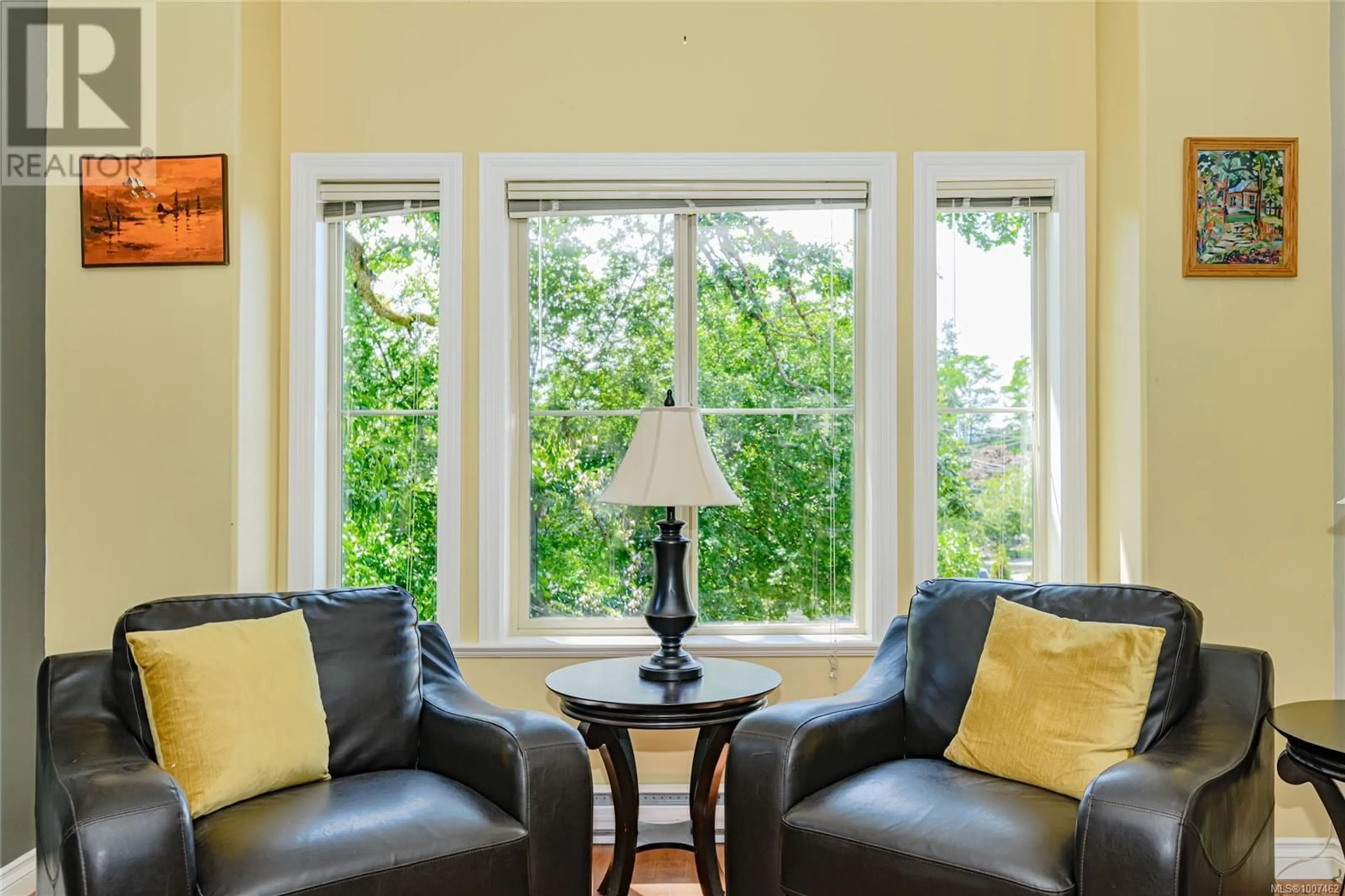 Living room with furniture, unknown for 1 - 615 DRAKE AVENUE, Esquimalt British Columbia V9A6K4