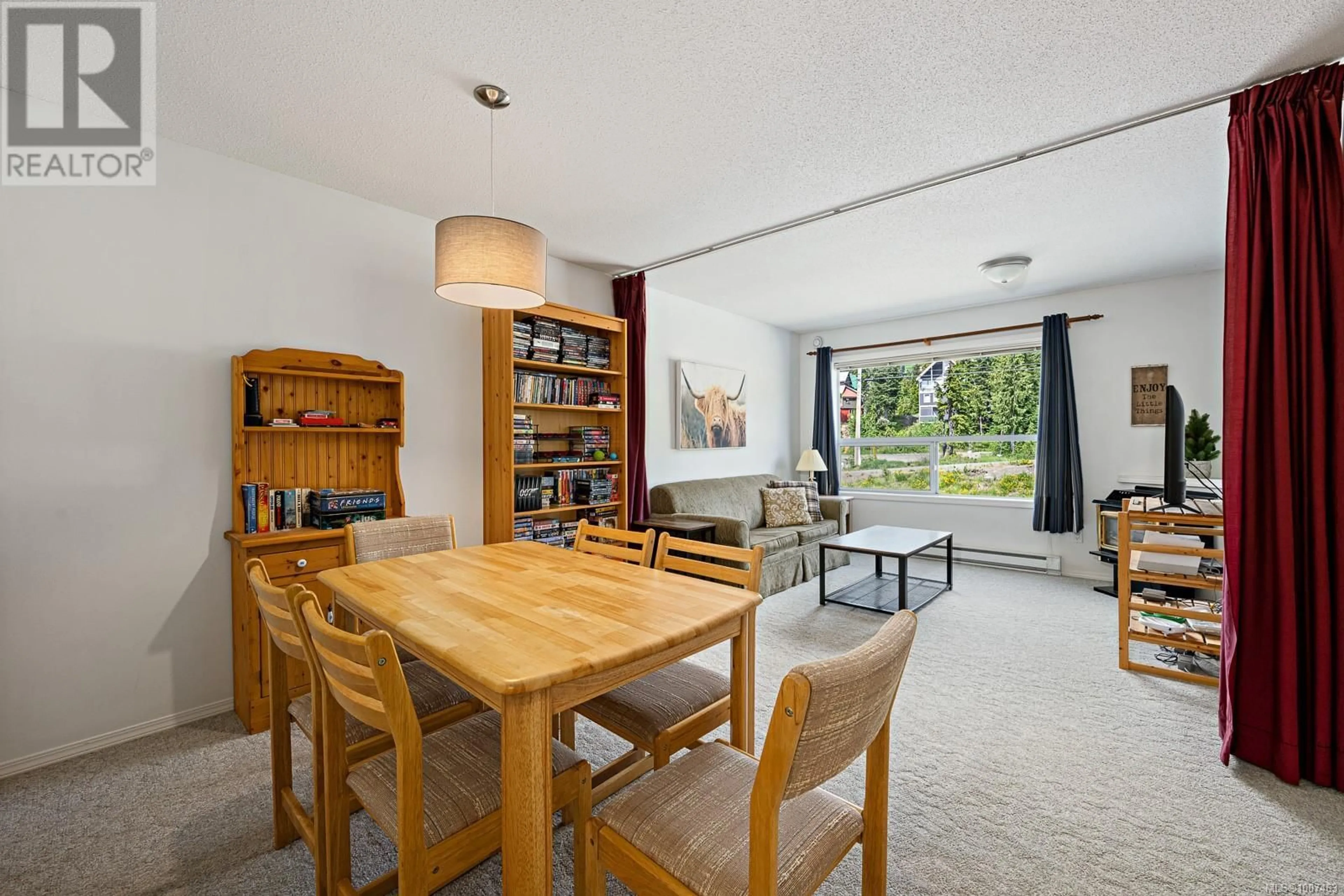 Dining room, wood/laminate floor for 209 - 1105 HENRY ROAD, Courtenay British Columbia V9J1L0