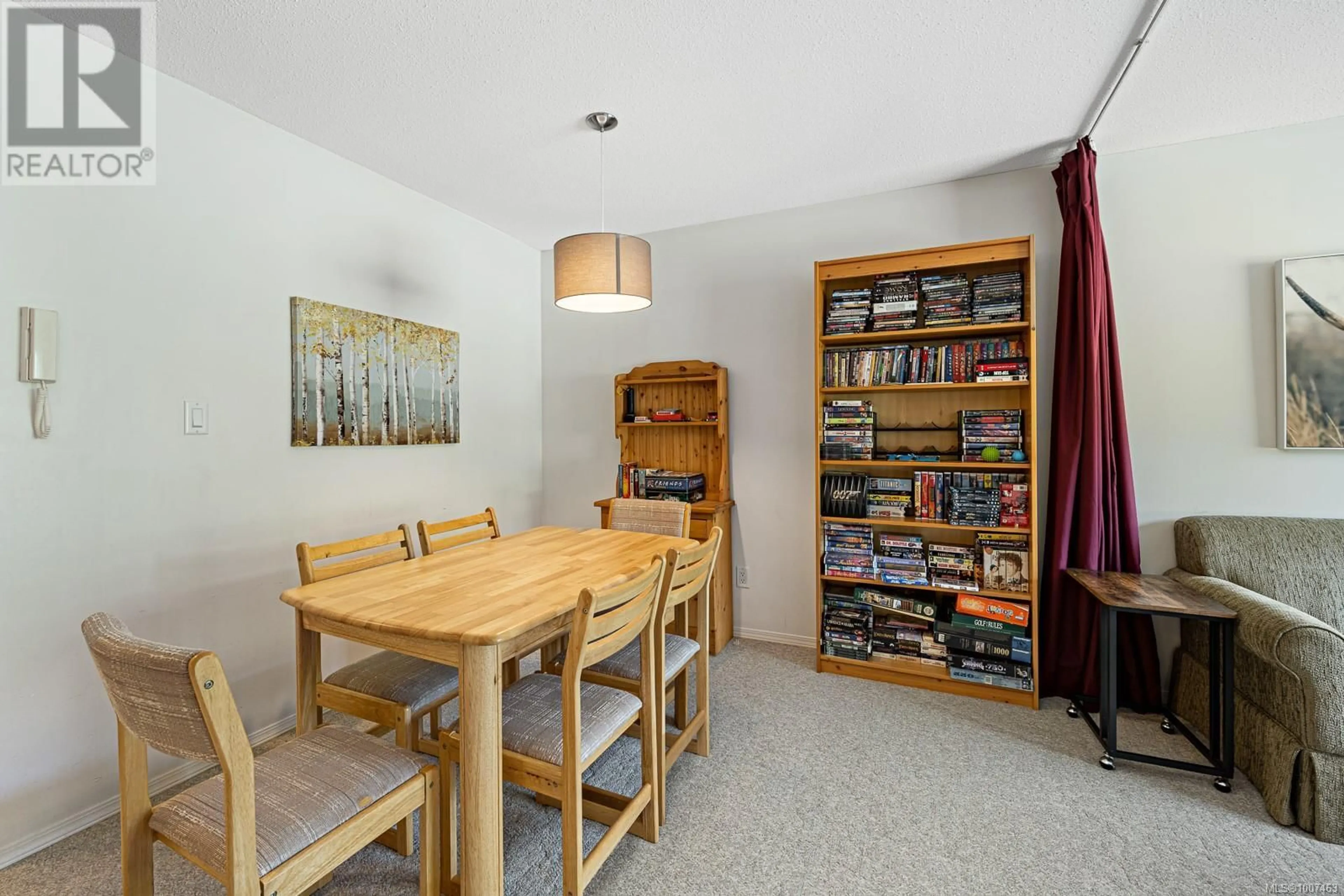 Dining room, wood/laminate floor for 209 - 1105 HENRY ROAD, Courtenay British Columbia V9J1L0