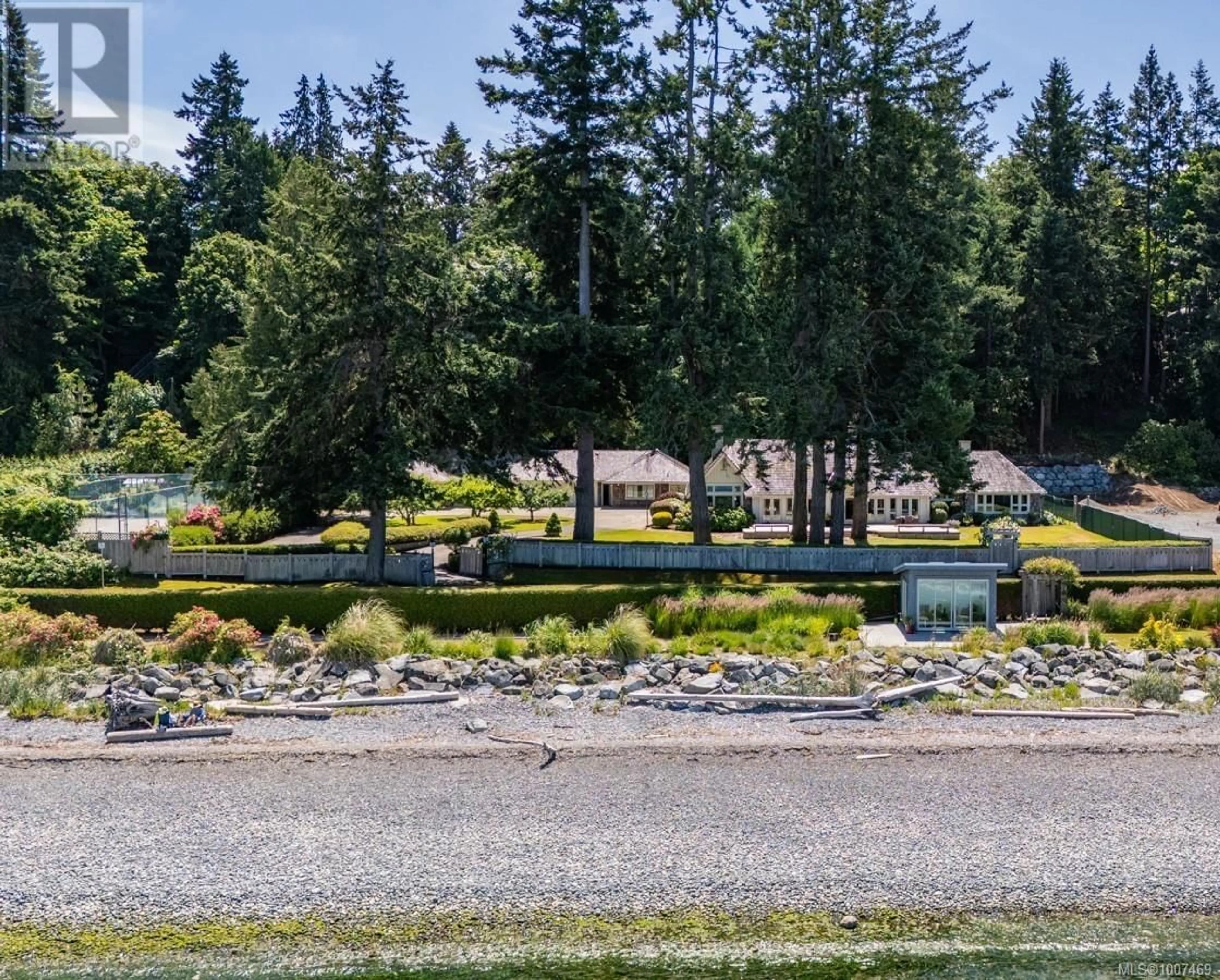 Patio, water/lake/river/ocean view for 382 JUDGES ROW, Qualicum Beach British Columbia V9K1G6