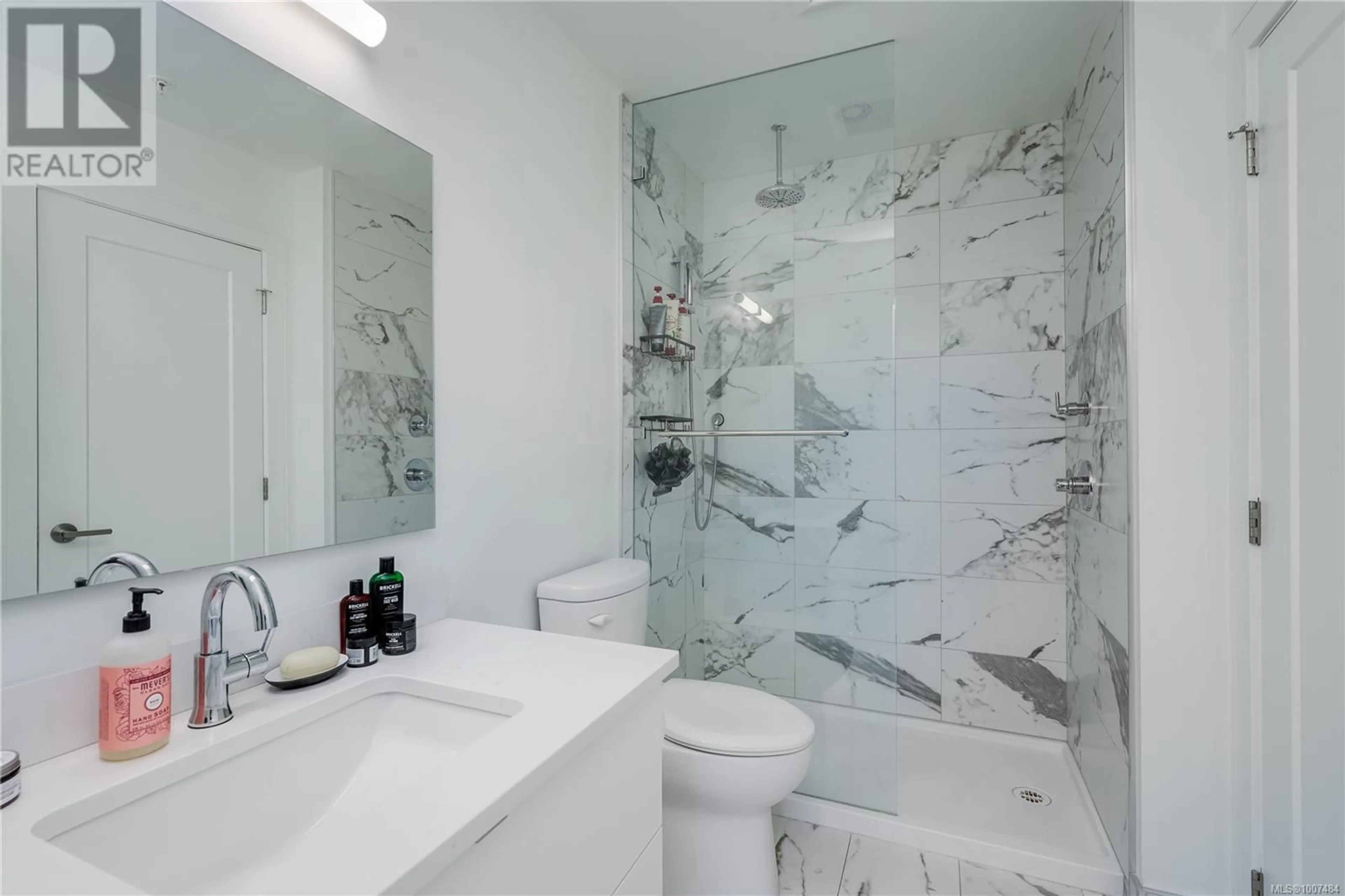 Contemporary bathroom, ceramic/tile floor for 710 - 1628 STORE STREET, Victoria British Columbia V8W3K3