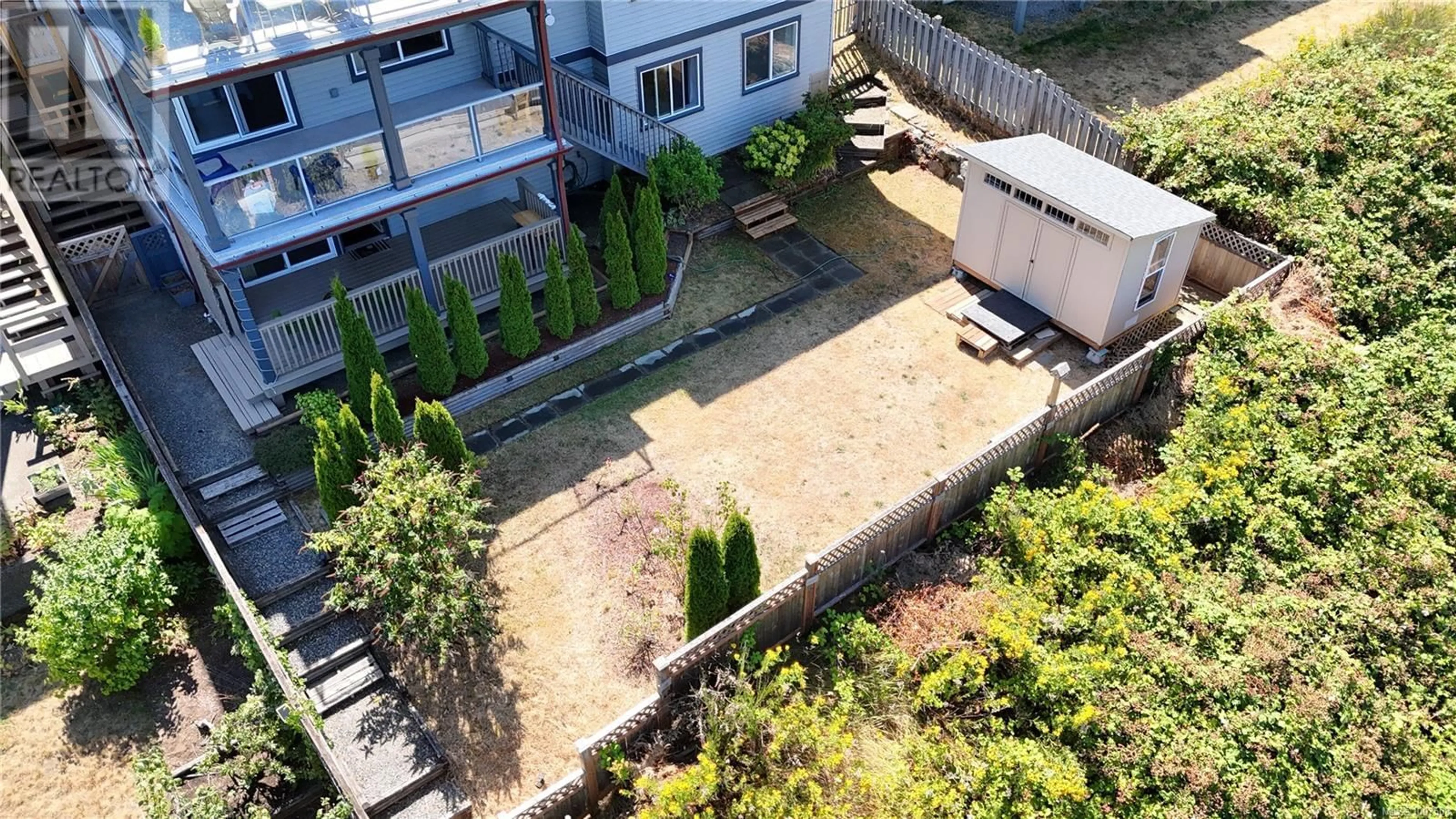 A pic from outside/outdoor area/front of a property/back of a property/a pic from drone, street for 4124 GULFVIEW DRIVE, Nanaimo British Columbia V9T6G3