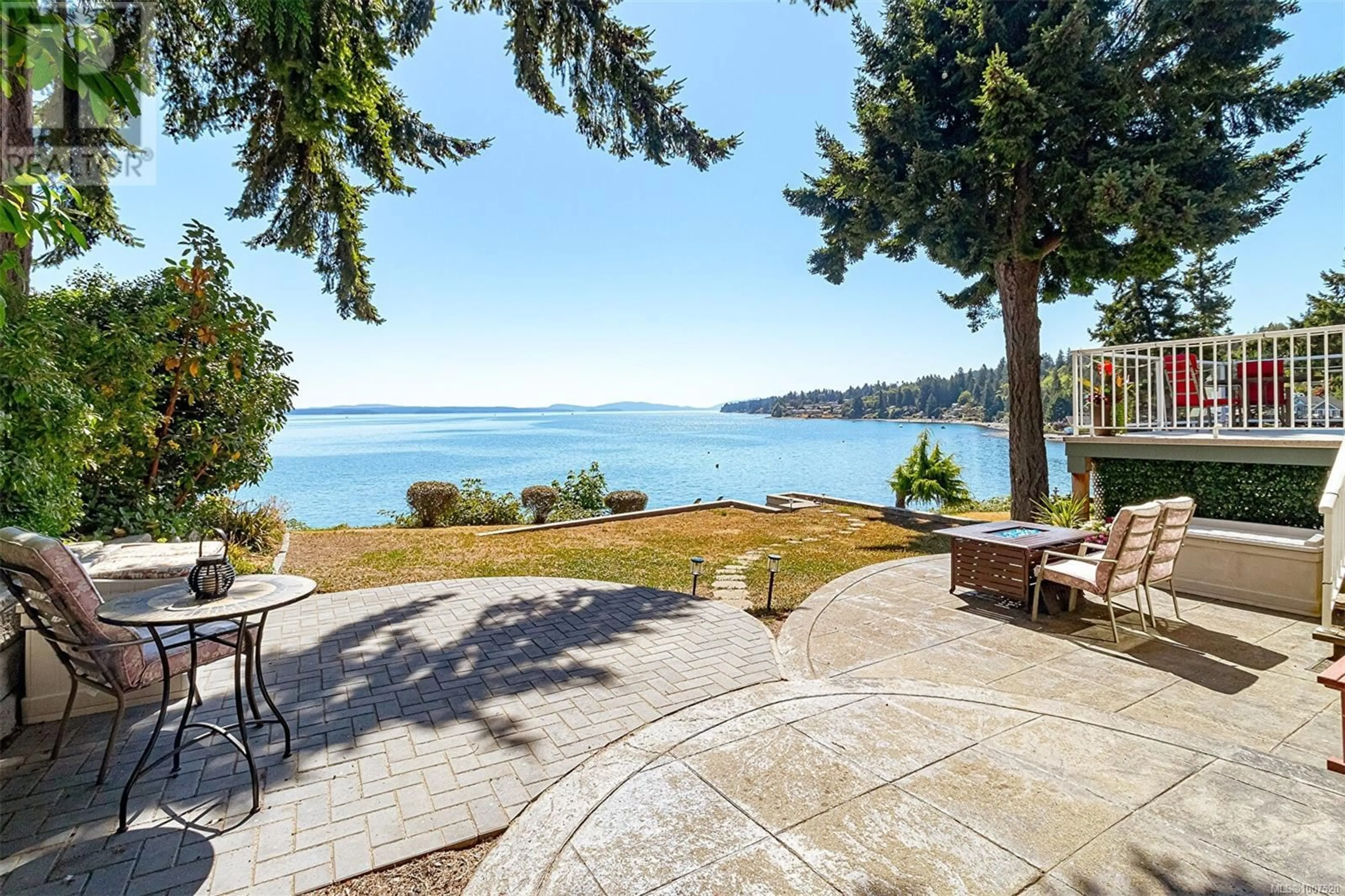 Patio, water/lake/river/ocean view for 297 GILL ROAD, Ladysmith British Columbia V9G1X9