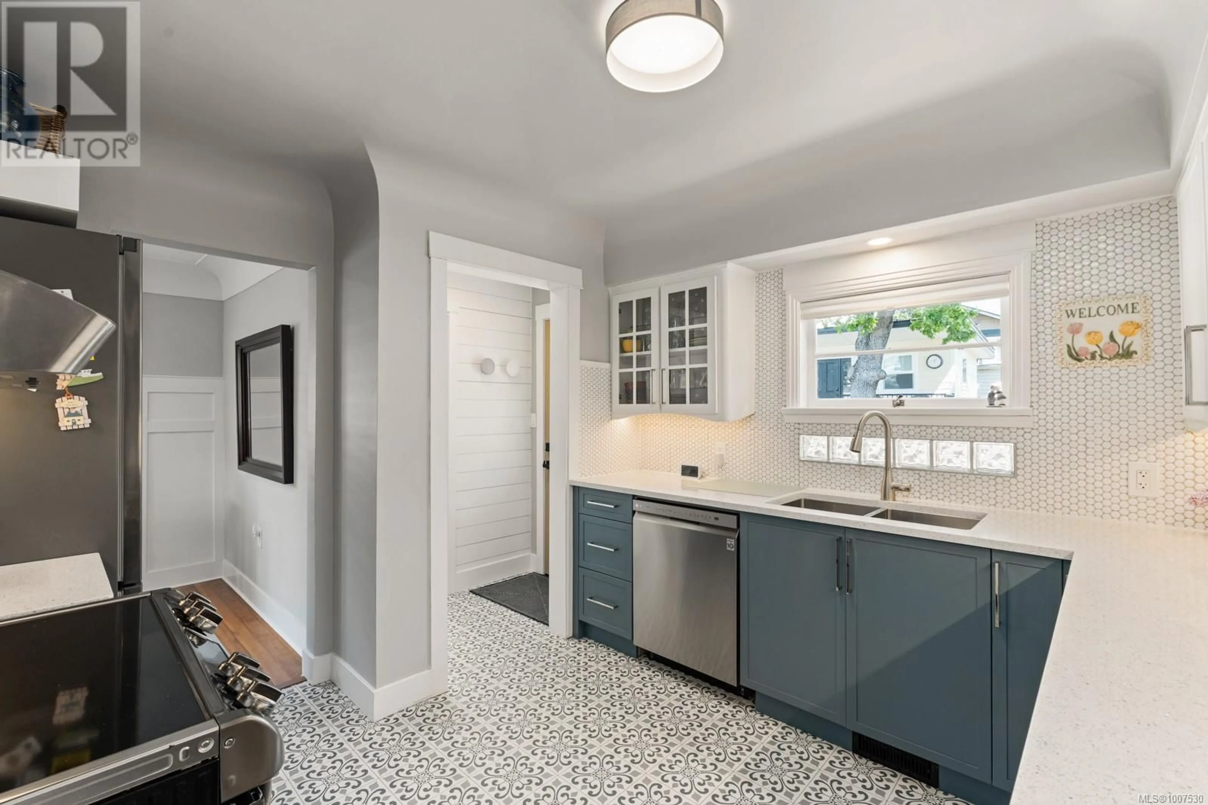 Open concept kitchen, ceramic/tile floor for 727 CRAIGFLOWER ROAD, Victoria British Columbia V9A2W6