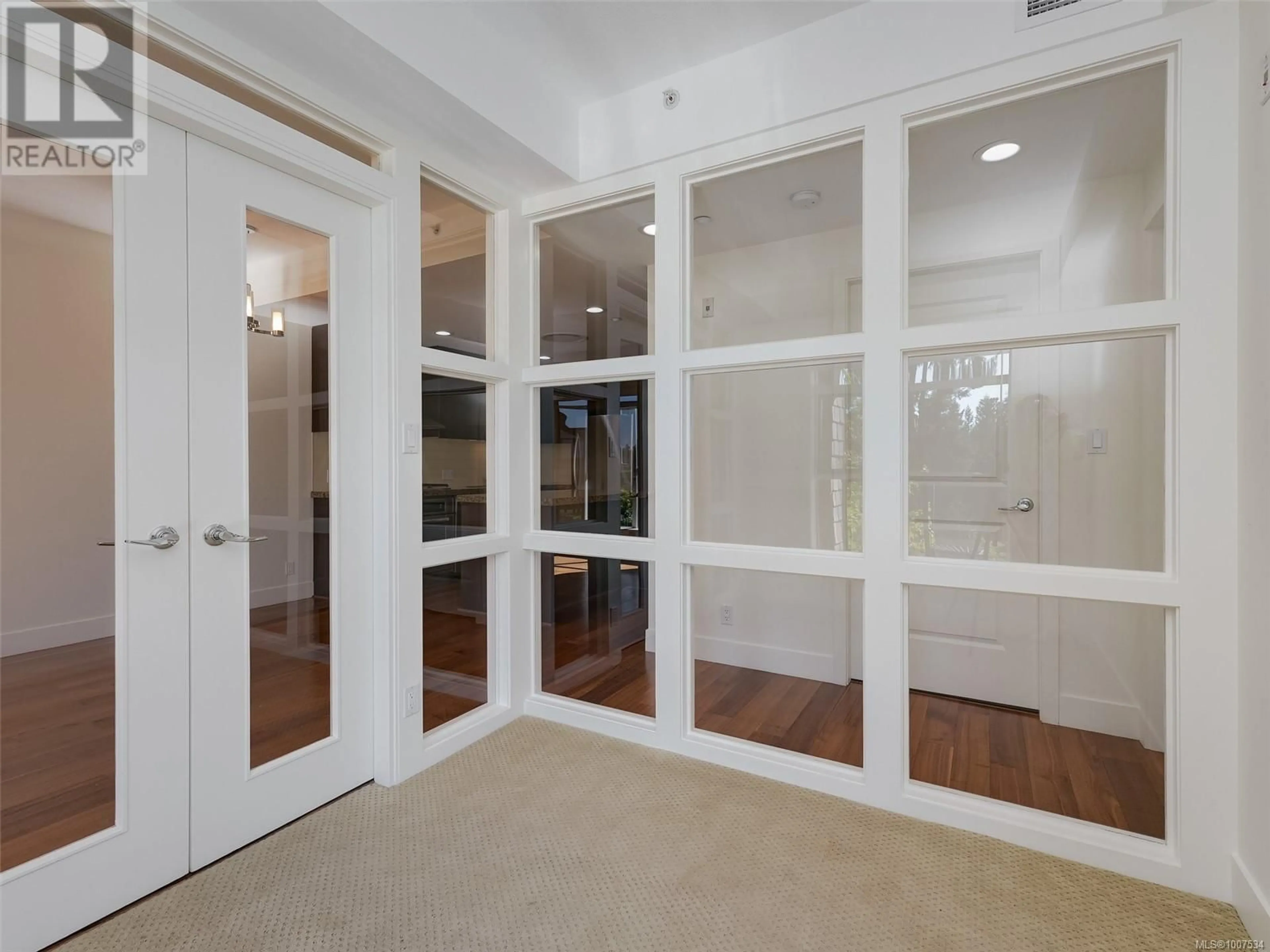 Indoor foyer for 218 - 1400 LYNBURNE PLACE, Langford British Columbia V9B0A4