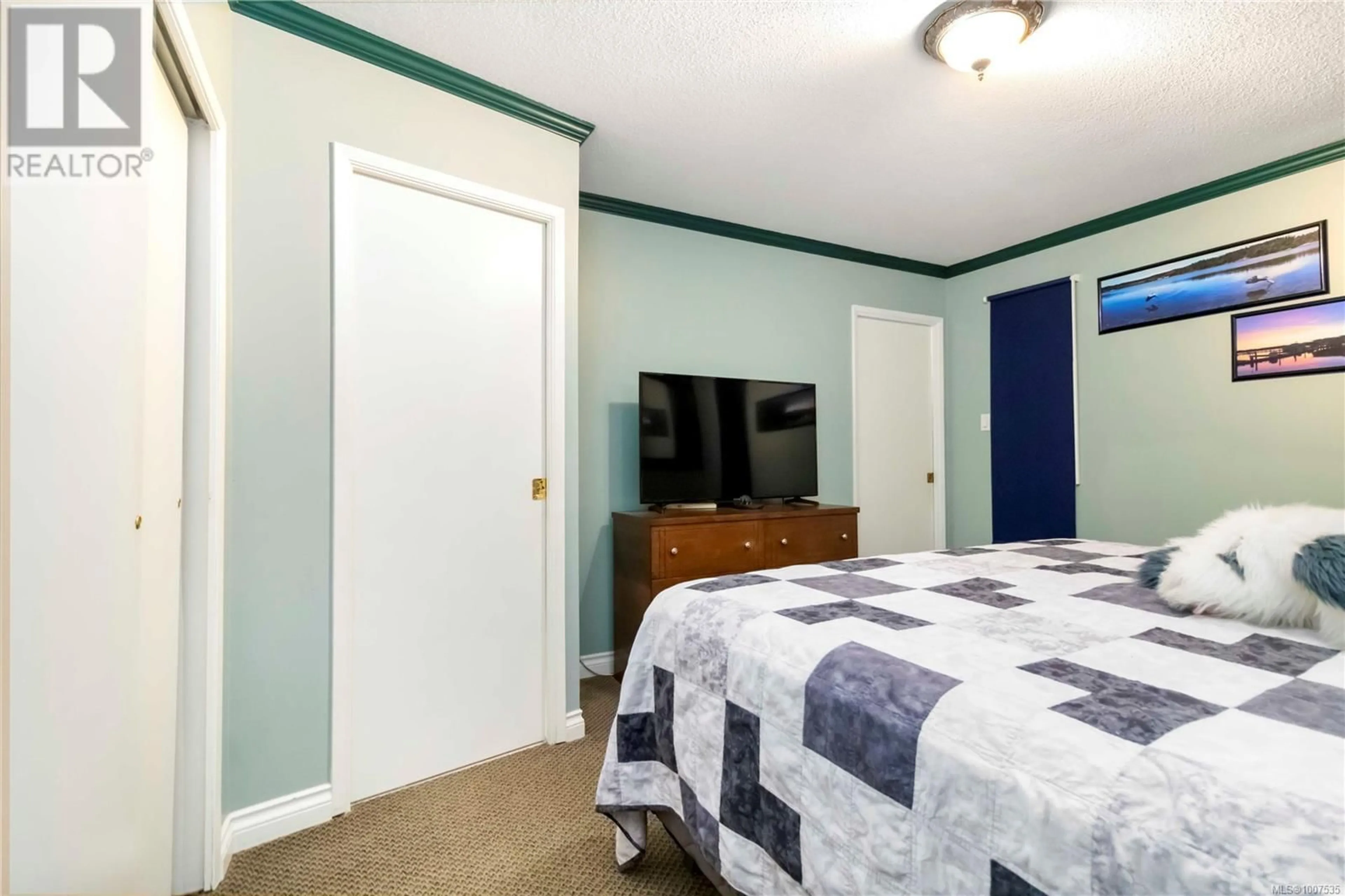 A pic of a room for 801 OLD ESQUIMALT ROAD, Esquimalt British Columbia V9A4W9