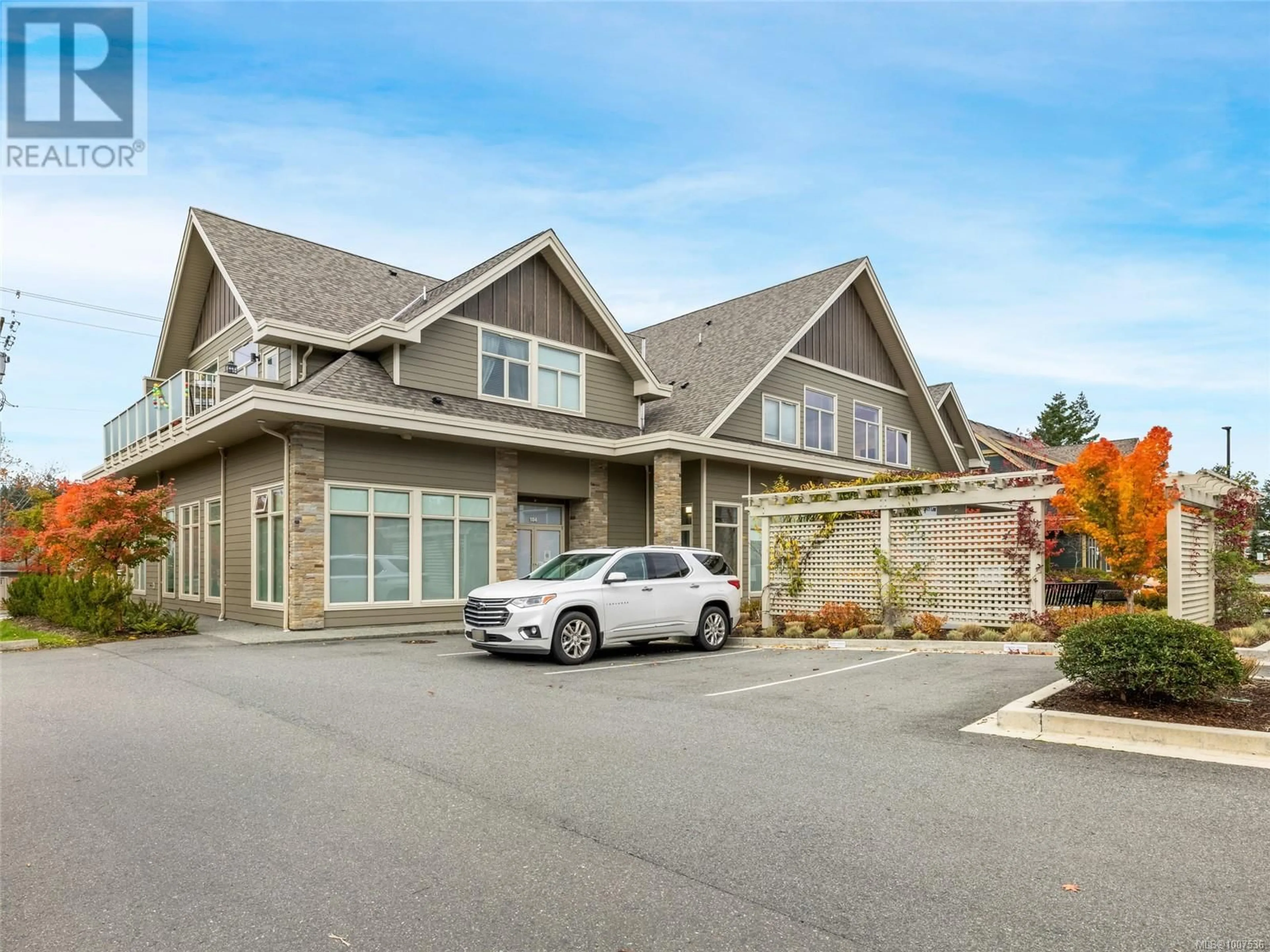 Home with vinyl exterior material, street for 206 - 4535 UPLANDS DRIVE, Nanaimo British Columbia V9T6M8
