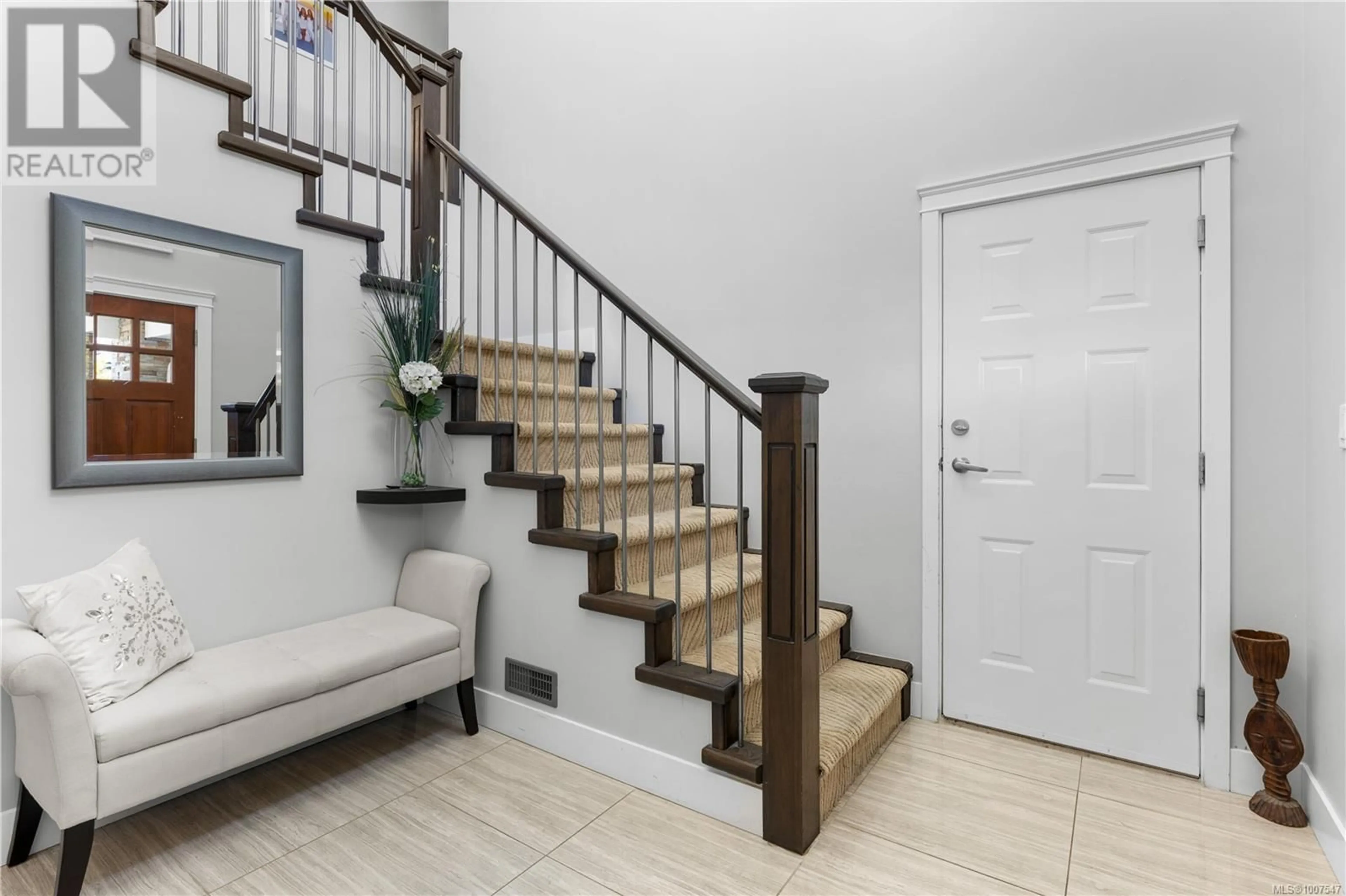 Indoor entryway for 2280 NICKLAUS DRIVE, Langford British Columbia V9B0L2