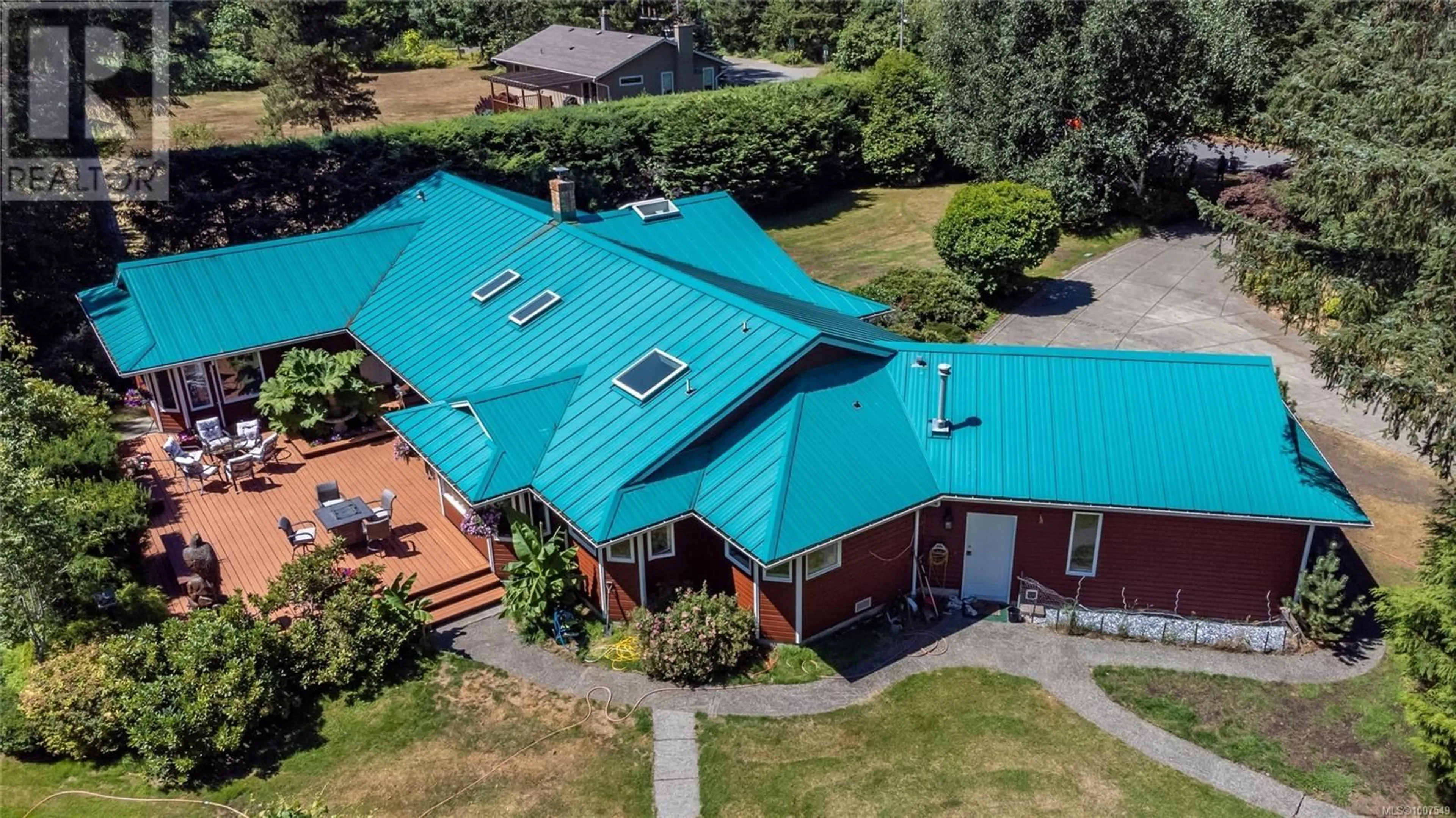 A pic from outside/outdoor area/front of a property/back of a property/a pic from drone, building for 1185 MERECROFT ROAD, Campbell River British Columbia V9W6B2