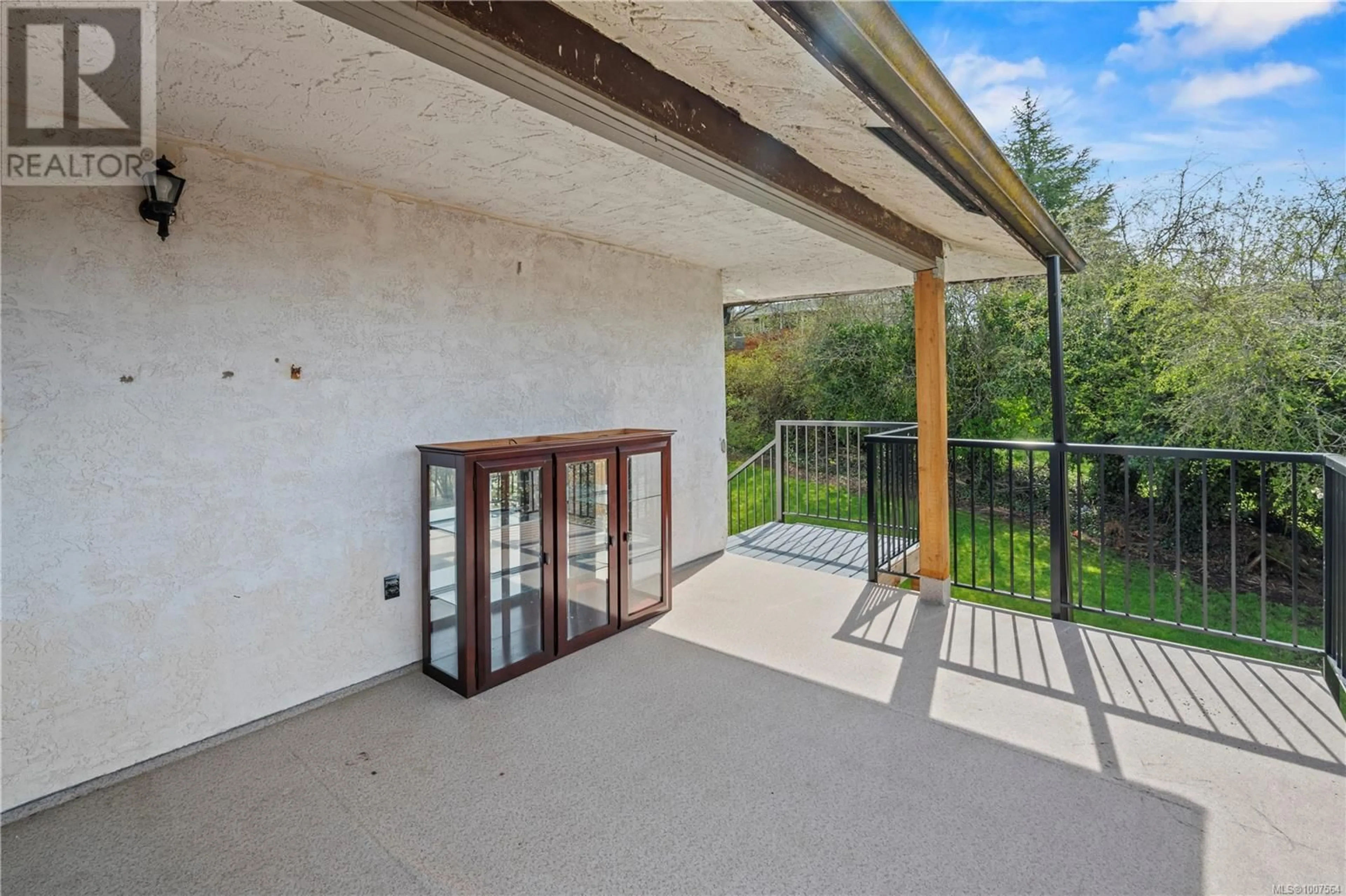 Patio, unknown for 805 KIMBERLY PLACE, Saanich British Columbia V8X4R2
