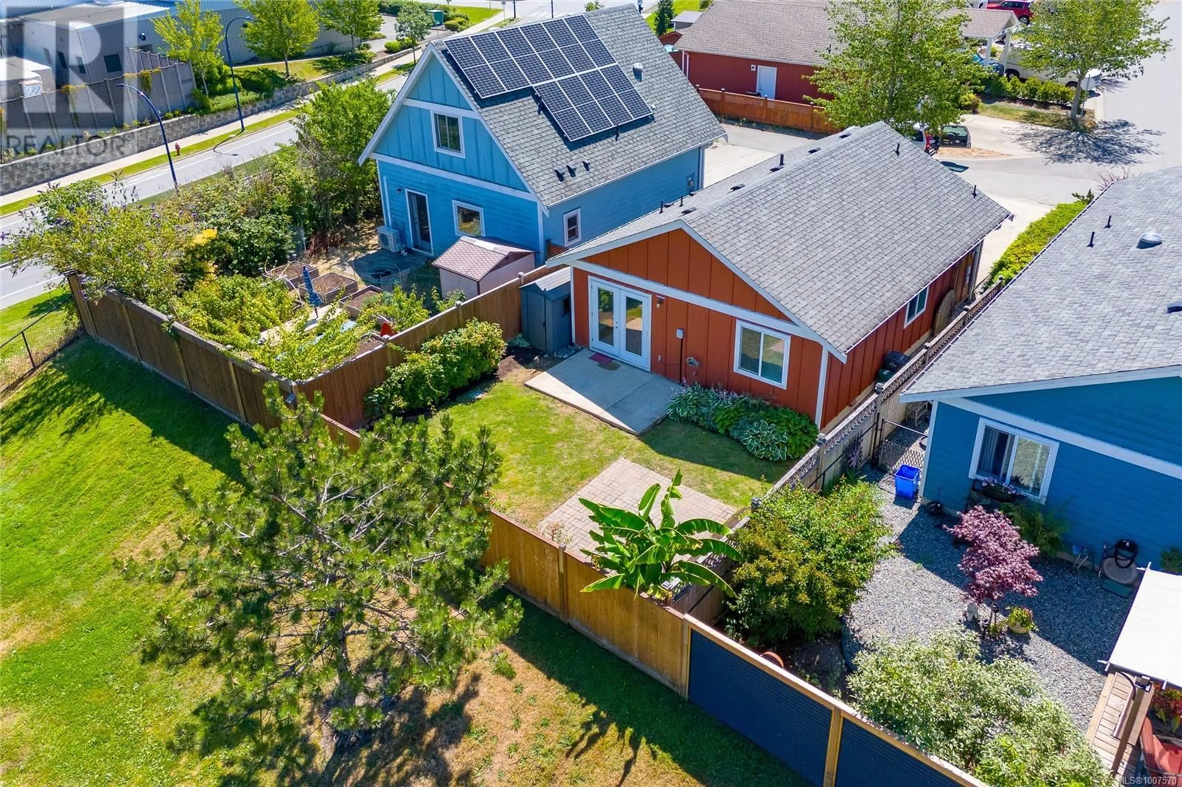 A pic from outside/outdoor area/front of a property/back of a property/a pic from drone, street for 2876 ORANGE BLOSSOM CRESCENT, Langford British Columbia V9B0K6