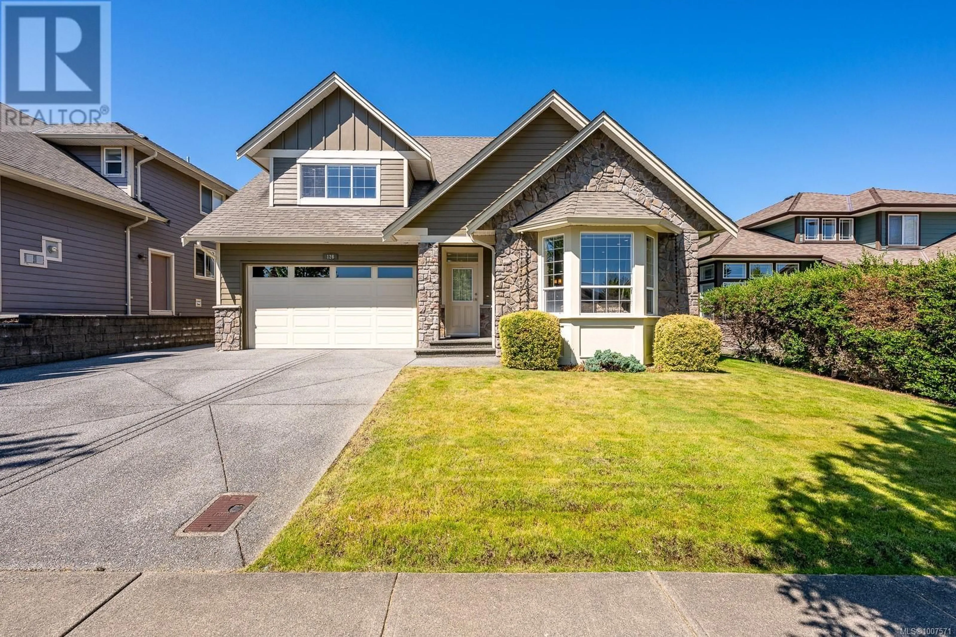 Home with vinyl exterior material, street for 126 VERMONT DRIVE, Campbell River British Columbia V9W0A4