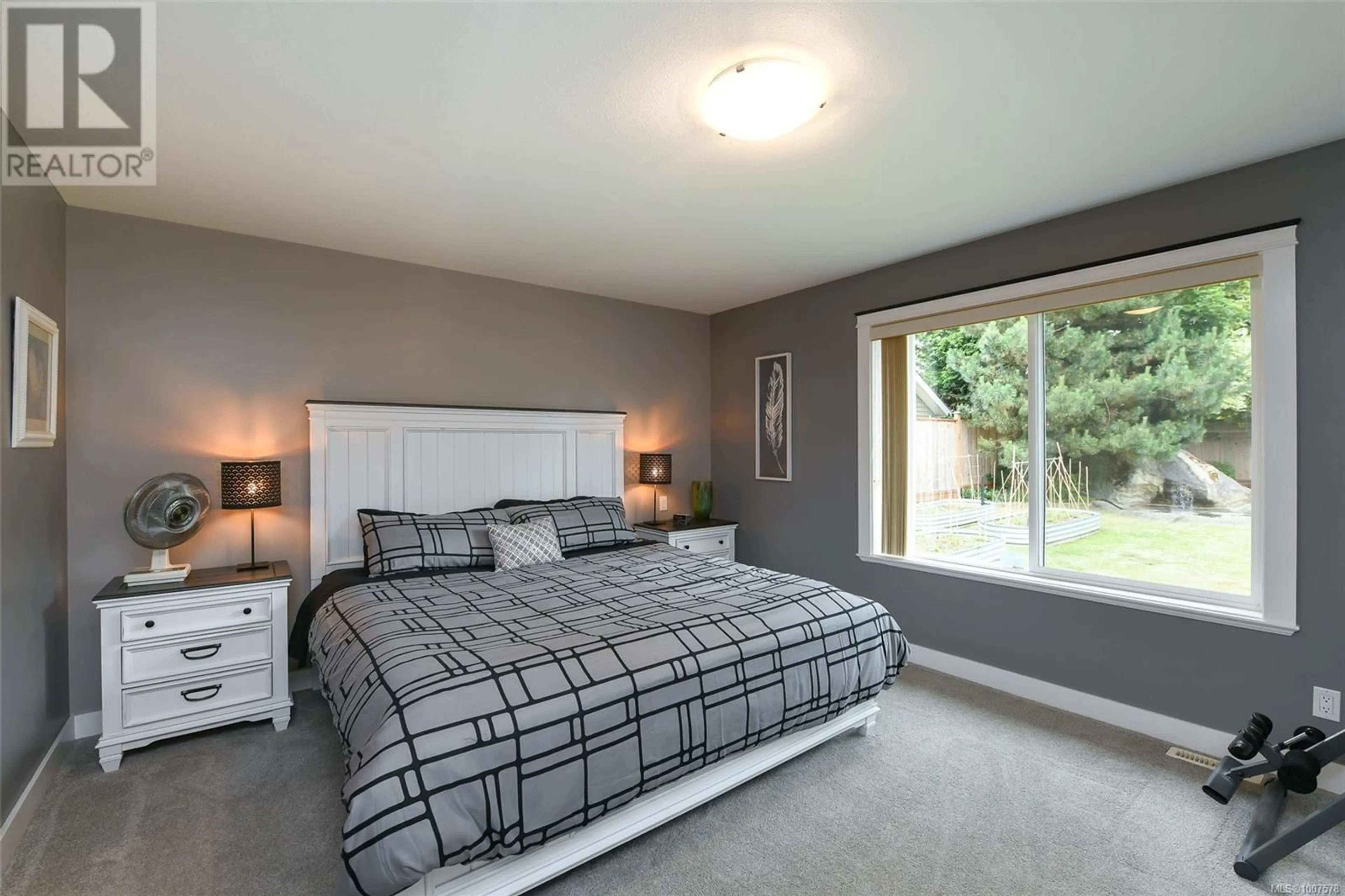Bedroom with bed, carpet floor for 2547 HEBRIDES CRESCENT, Courtenay British Columbia V9N1Y2