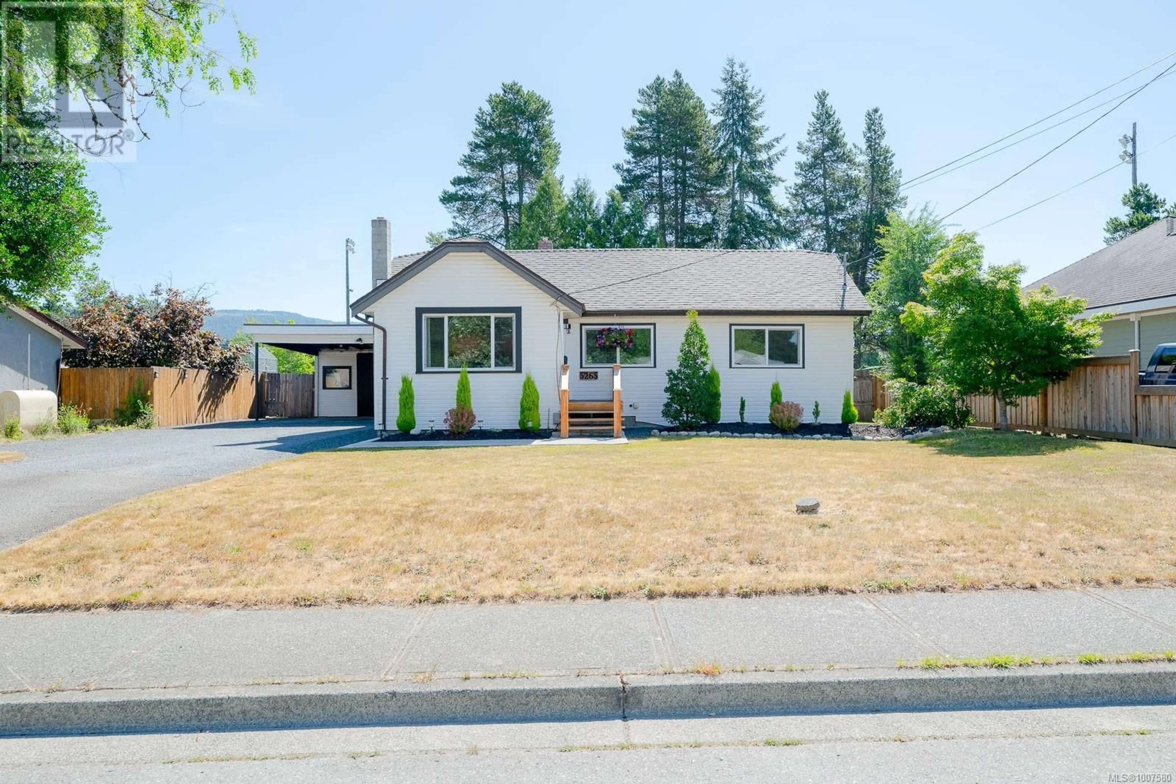 Home with vinyl exterior material, street for 5265 IAN AVENUE, Port Alberni British Columbia V9Y6V9
