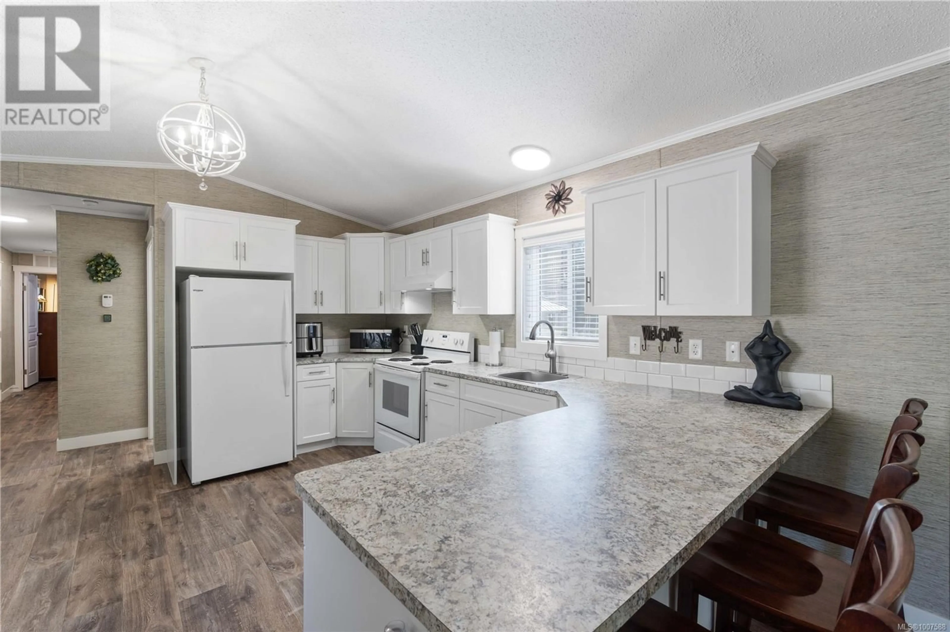 Open concept kitchen, ceramic/tile floor for 79 - 25 MAKI ROAD, Nanaimo British Columbia V9R6N3