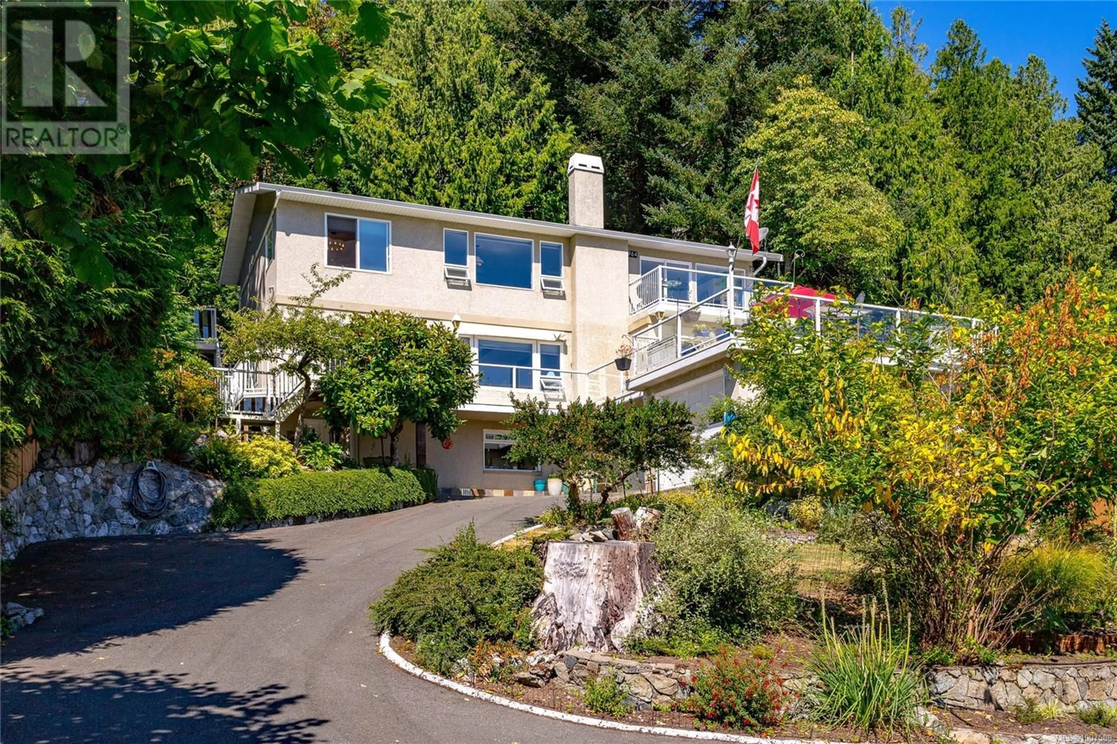 A pic from outside/outdoor area/front of a property/back of a property/a pic from drone, unknown for 4964 LOCHSIDE DRIVE, Saanich British Columbia V8Y2E4
