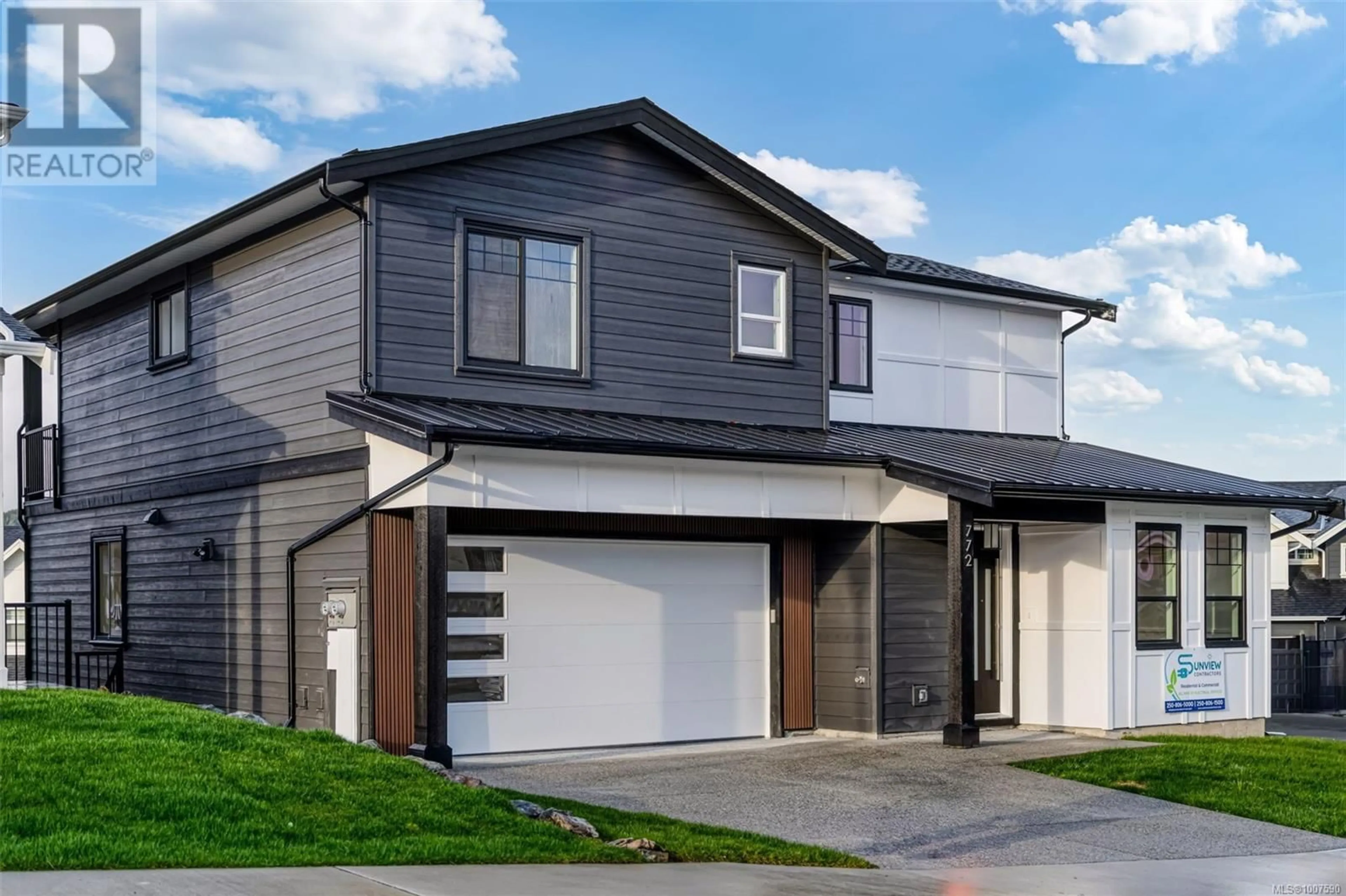 Home with vinyl exterior material, street for 772 PLOVER COURT, Langford British Columbia V9B6Y6