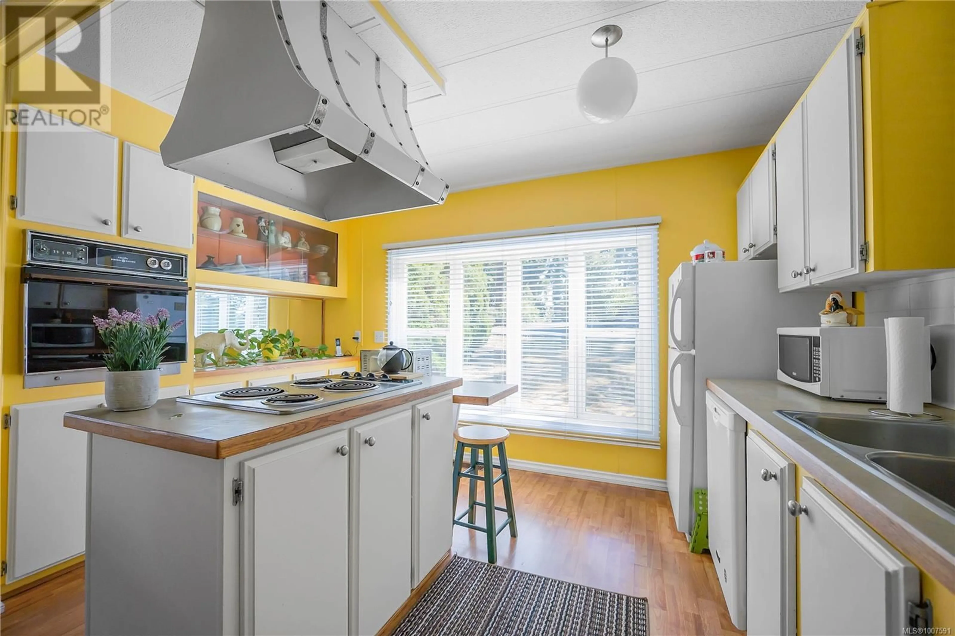Open concept kitchen, unknown for 6011 PINE RIDGE CRESCENT, Nanaimo British Columbia V9T2N8