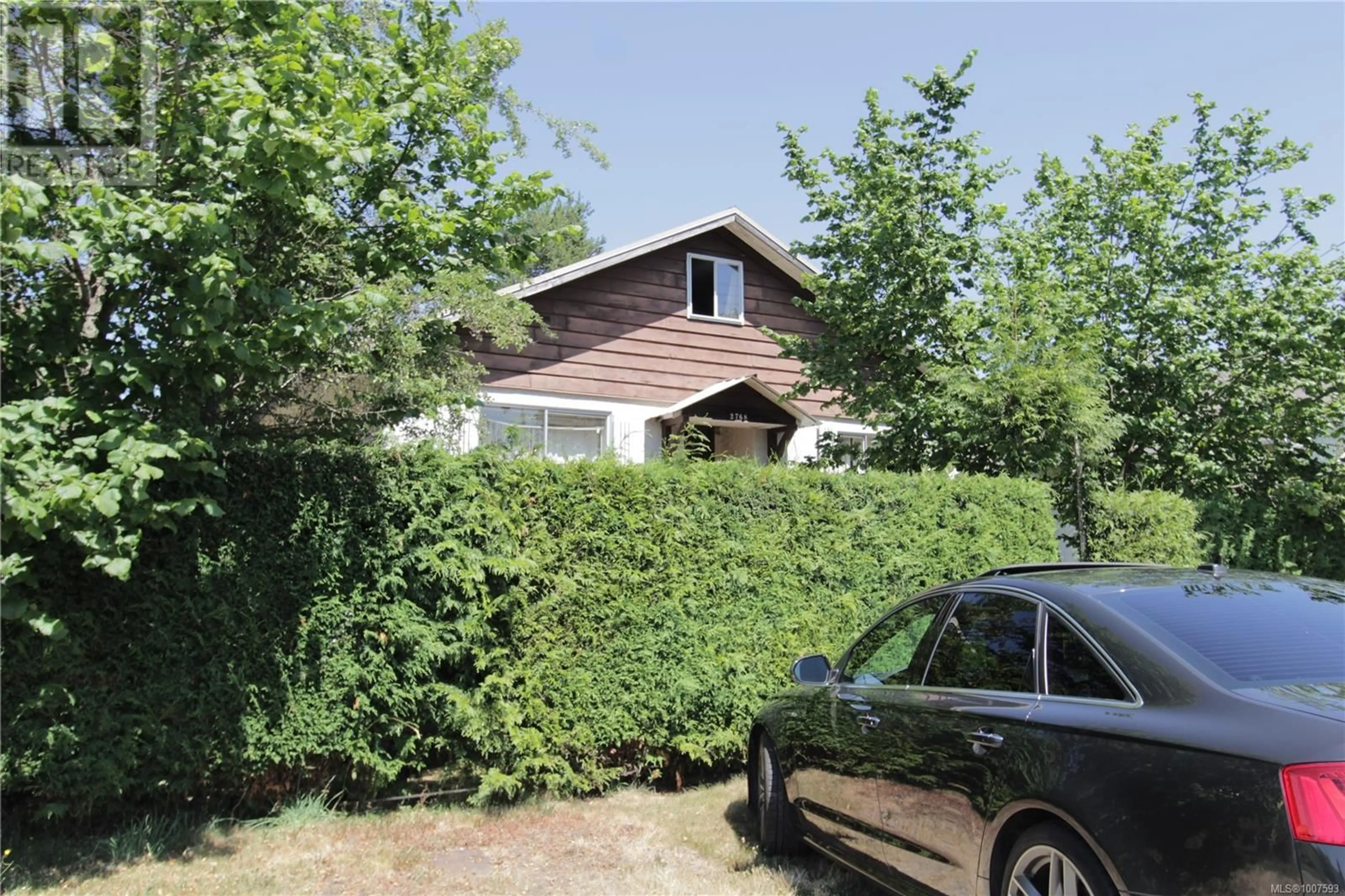A pic from outside/outdoor area/front of a property/back of a property/a pic from drone, street for 2768 DERWENT AVENUE, Cumberland British Columbia V0R1S0