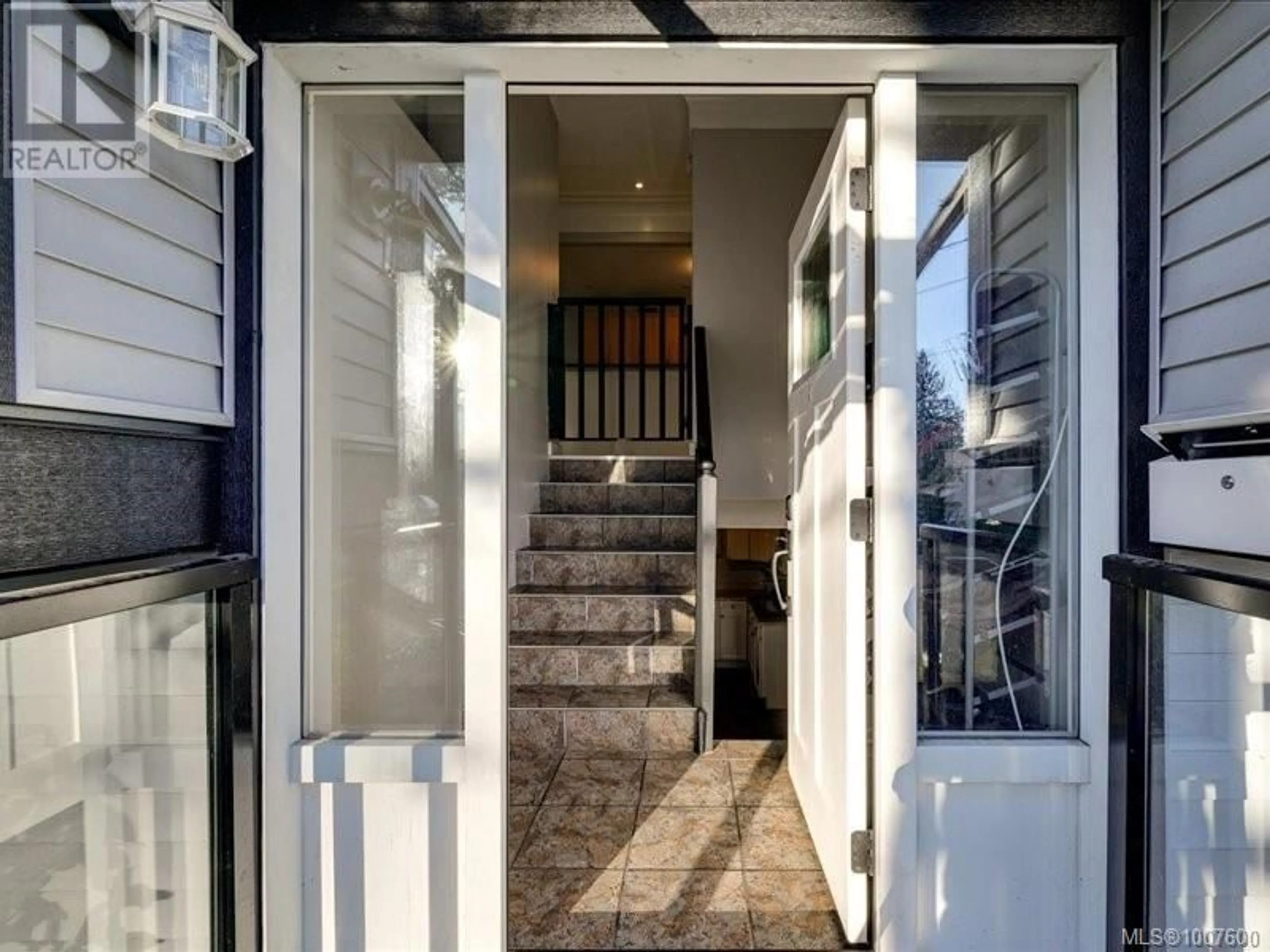 Indoor entryway for 1732 JAMES WAY, Nanaimo British Columbia V9S2S2