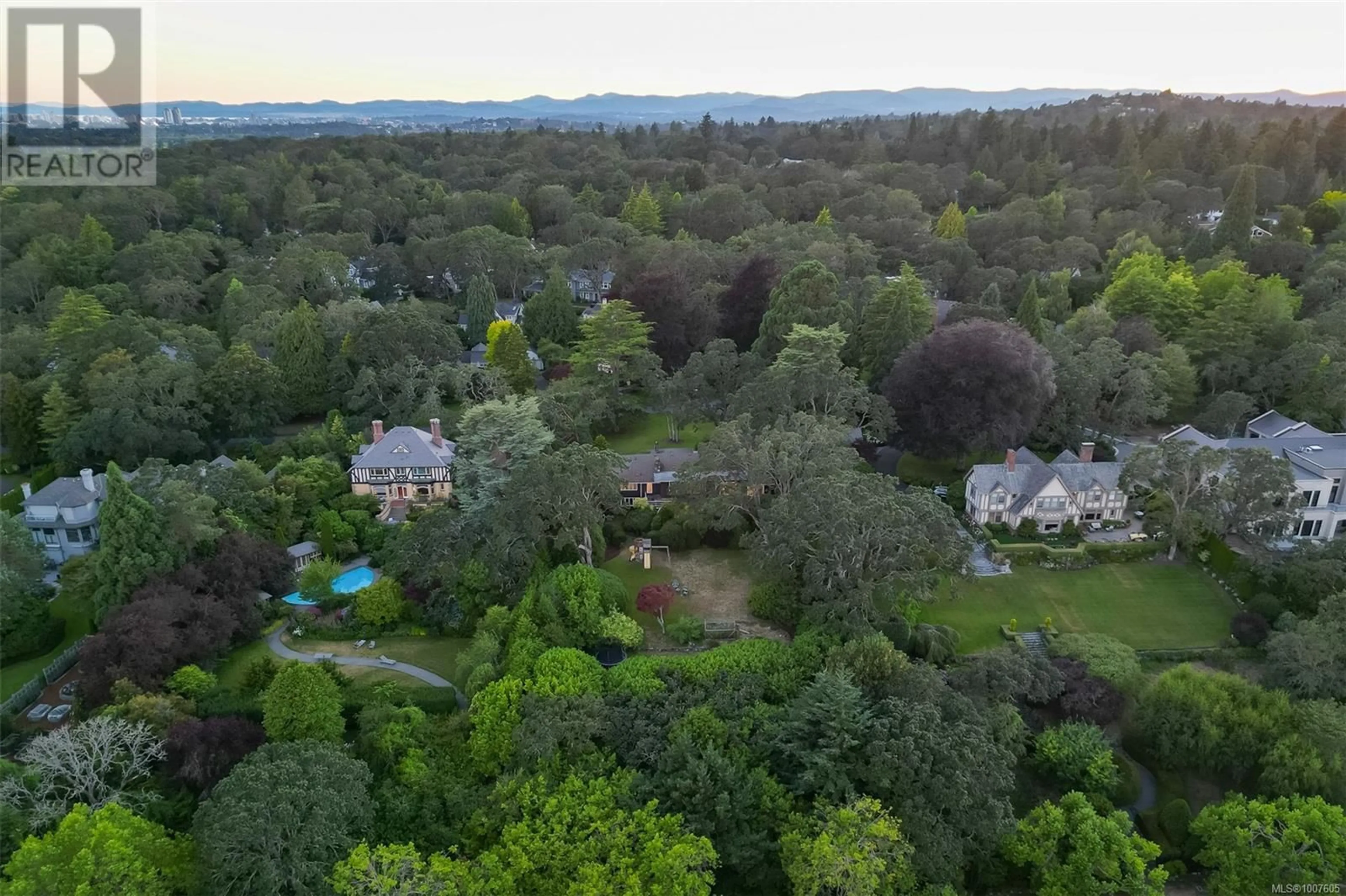 A pic from outside/outdoor area/front of a property/back of a property/a pic from drone, forest/trees view for 3375 UPPER TERRACE ROAD, Oak Bay British Columbia V8R6E5
