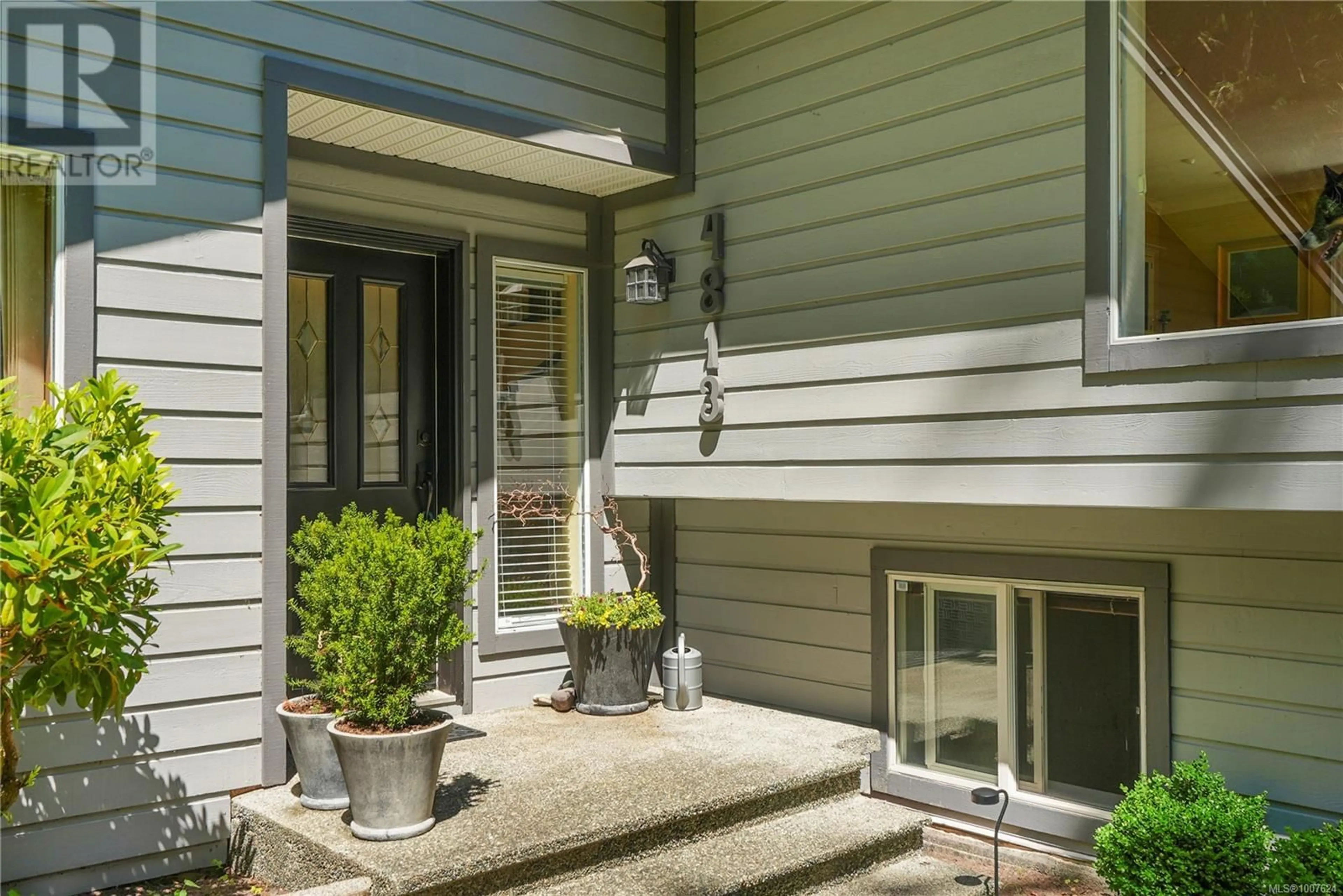 Home with vinyl exterior material, street for 4813 SEA RIDGE DRIVE, Saanich British Columbia V8Y3B6