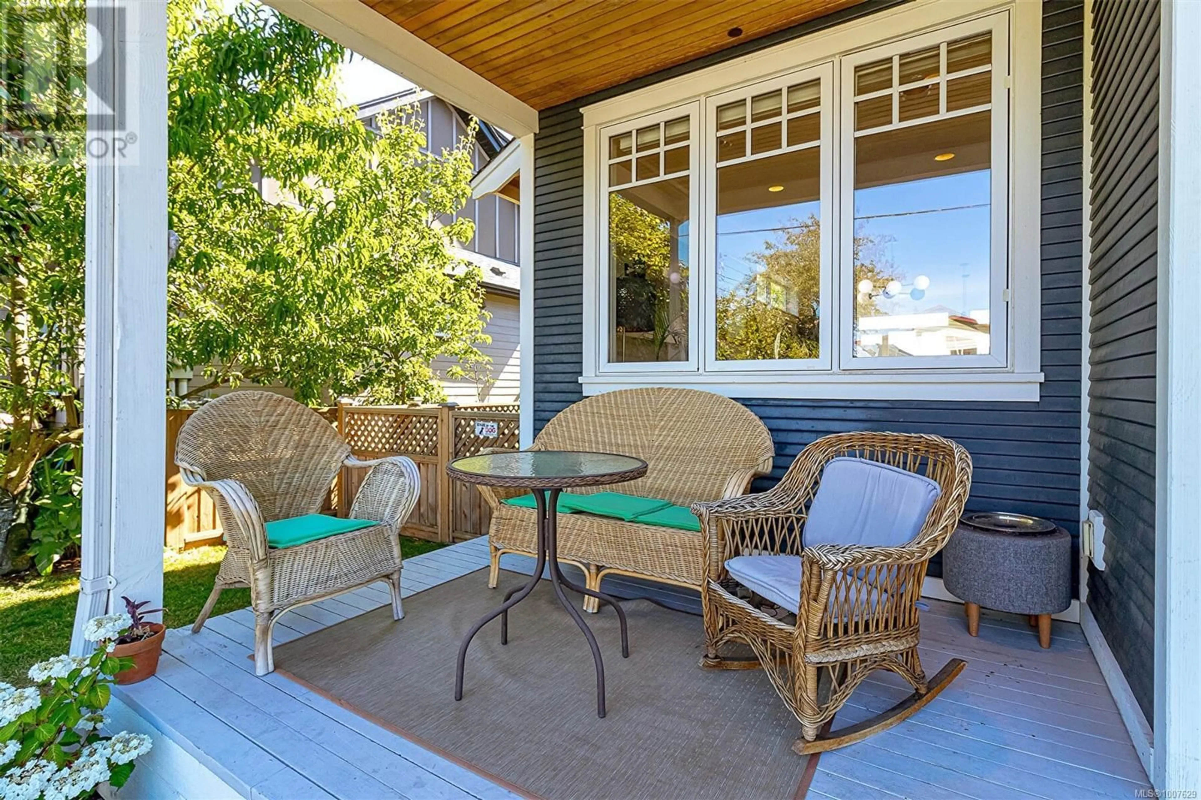 Patio, water/lake/river/ocean view for 9625 SEVENTH STREET, Sidney British Columbia V8L2V4