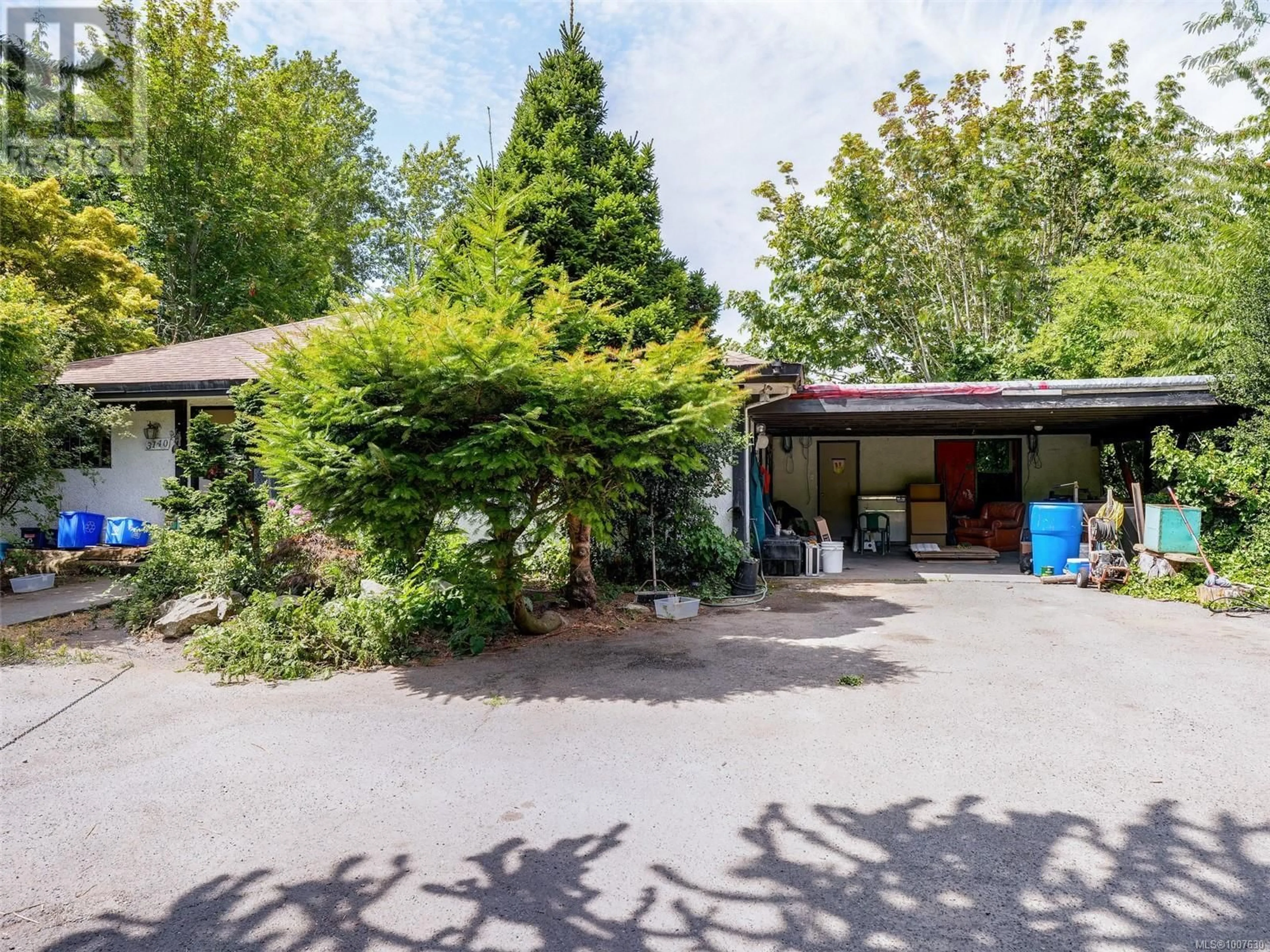 A pic from outside/outdoor area/front of a property/back of a property/a pic from drone, unknown for 3140 CAMPION ROAD, Central Saanich British Columbia V8M1W7