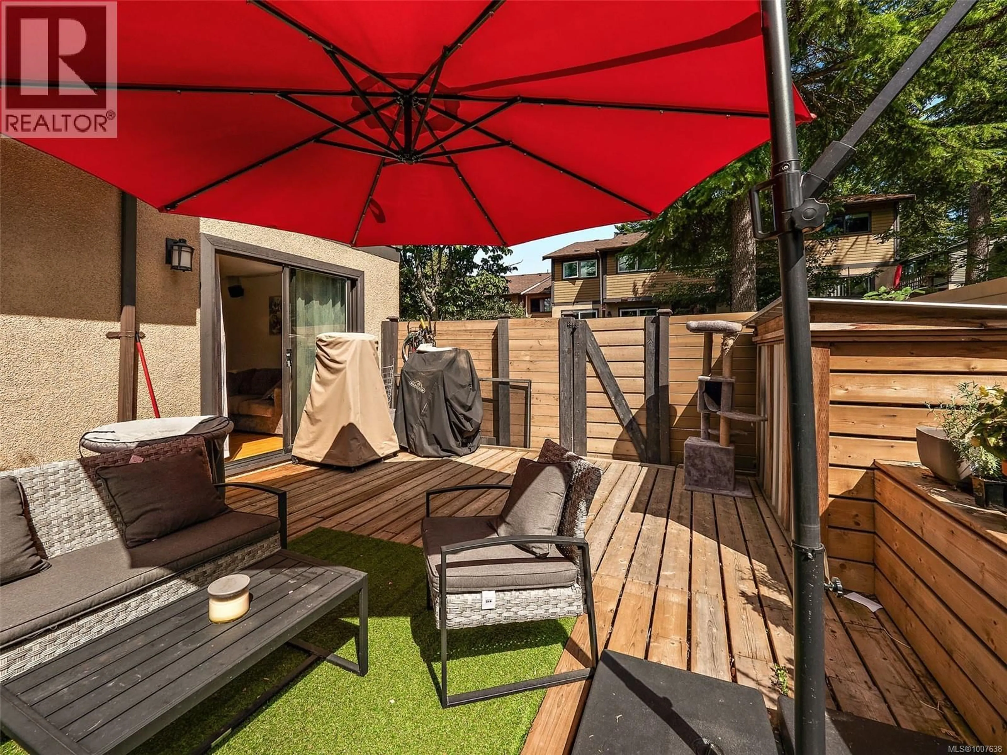 Patio, street for 573 CROSSANDRA CRESCENT, Saanich British Columbia V8Z6G4