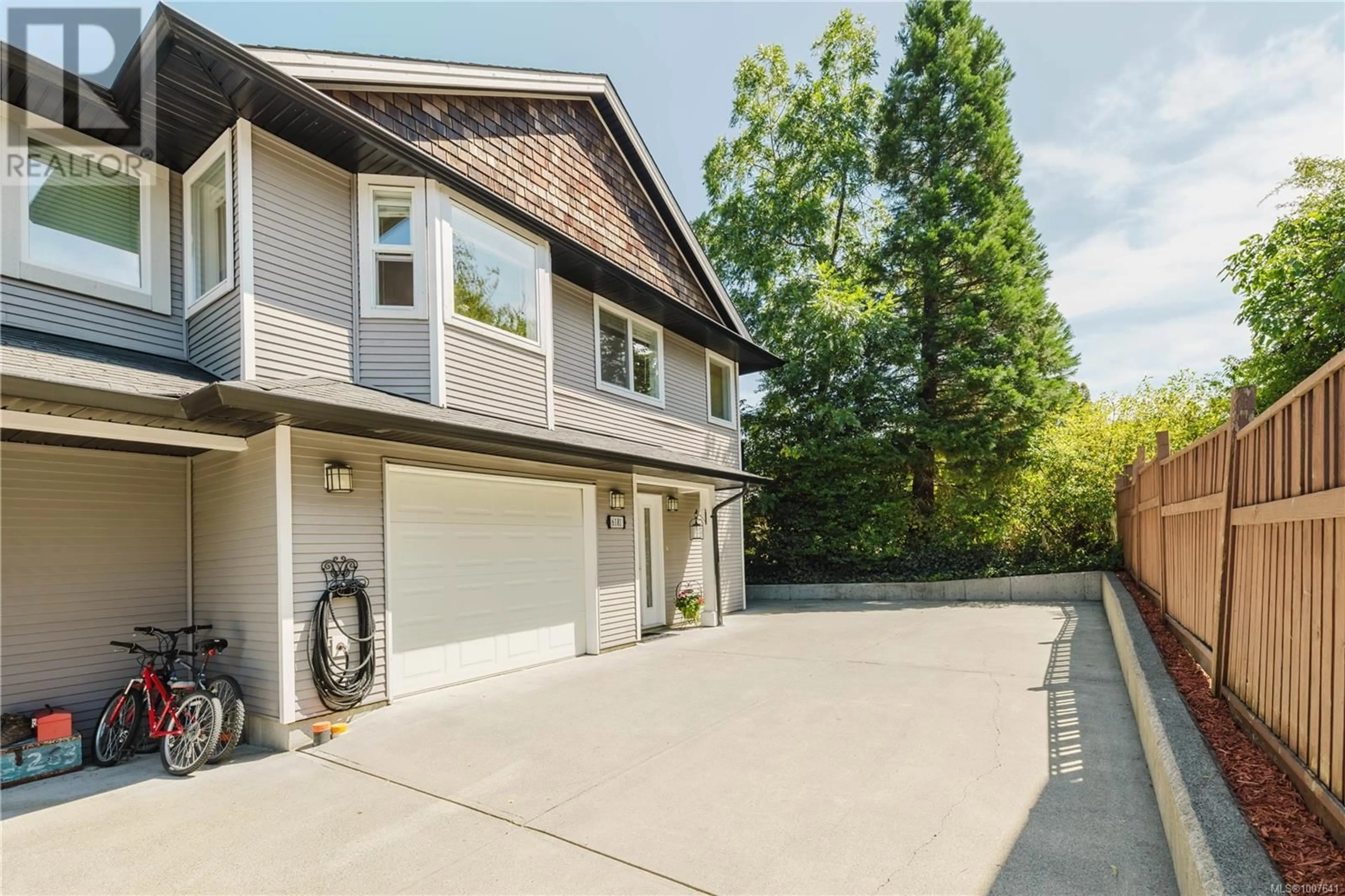 Home with vinyl exterior material, street for 6181 DROMBEG PLACE, Duncan British Columbia V9L0A8