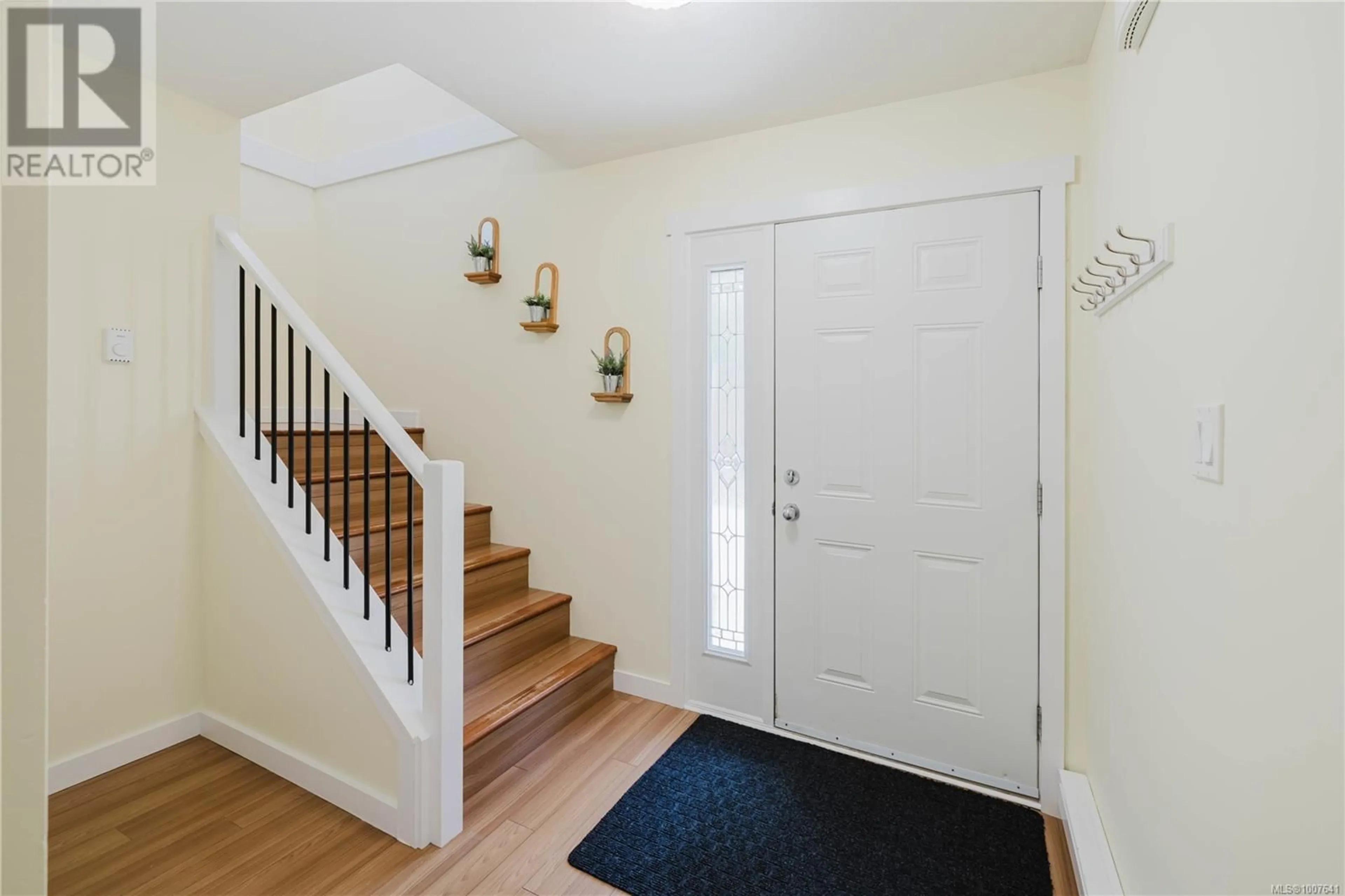 Indoor entryway for 6181 DROMBEG PLACE, Duncan British Columbia V9L0A8