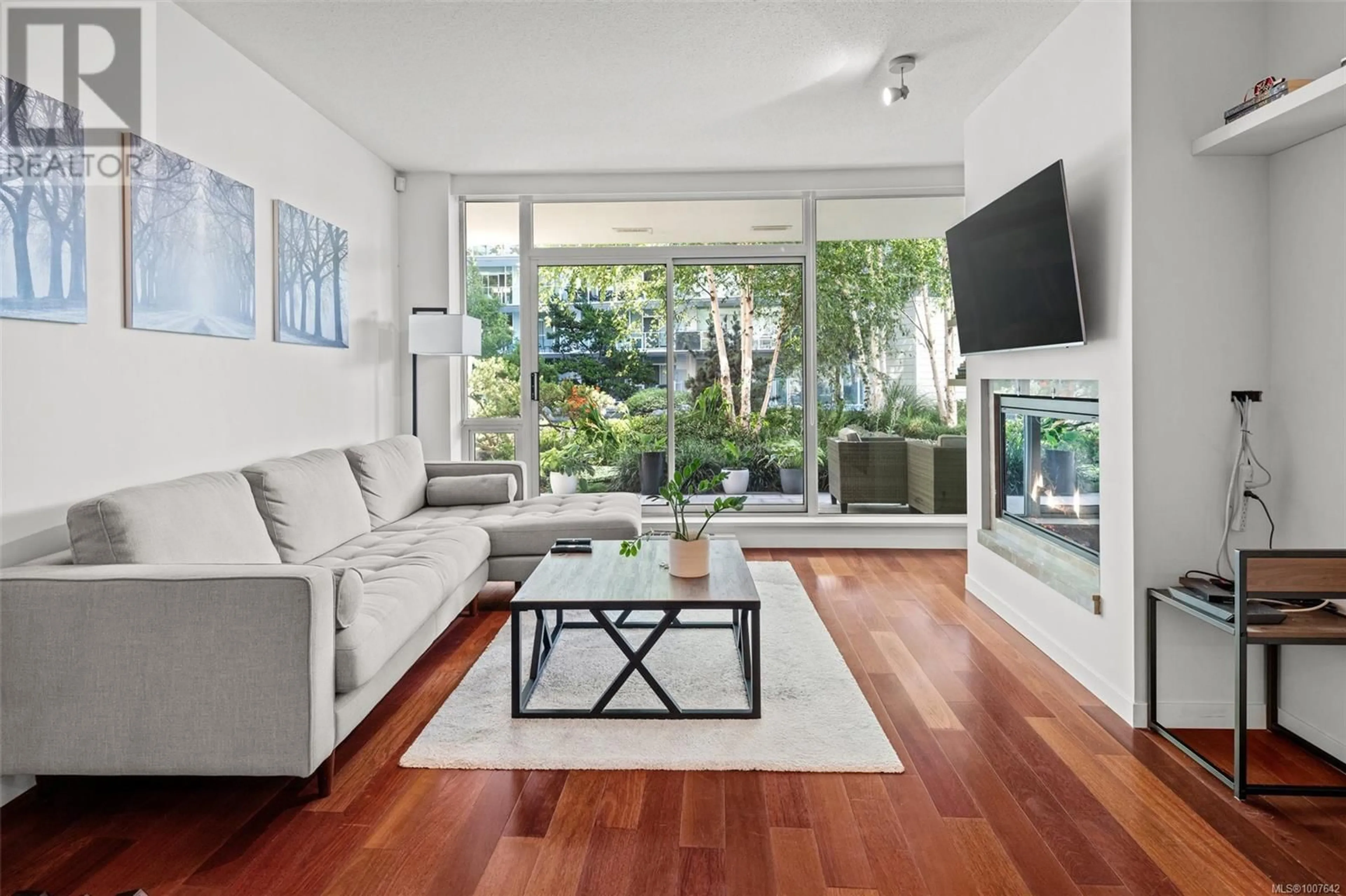 Living room with furniture, unknown for 118 - 68 SONGHEES ROAD, Victoria British Columbia V9A0A3
