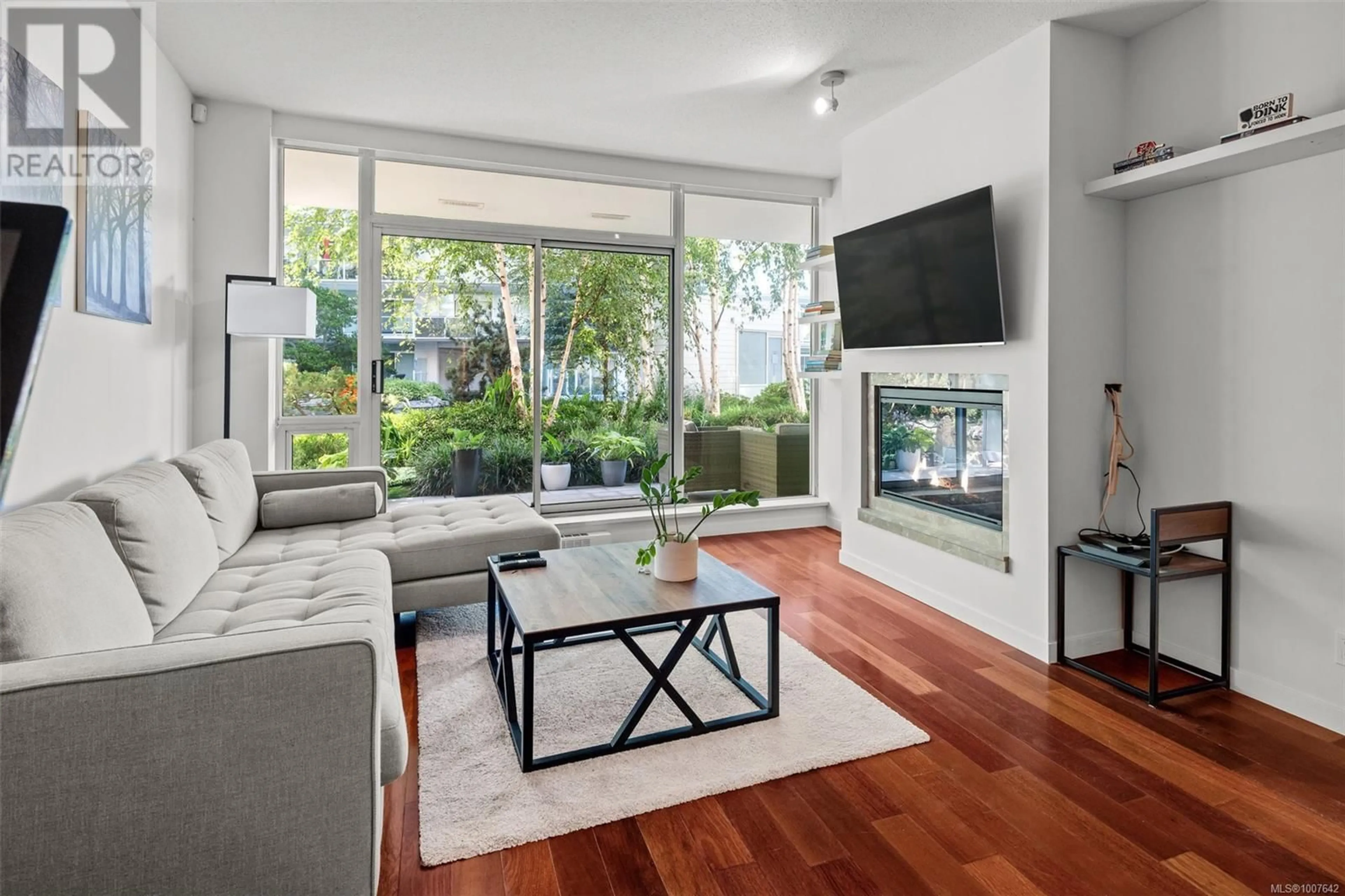 Living room with furniture, unknown for 118 - 68 SONGHEES ROAD, Victoria British Columbia V9A0A3