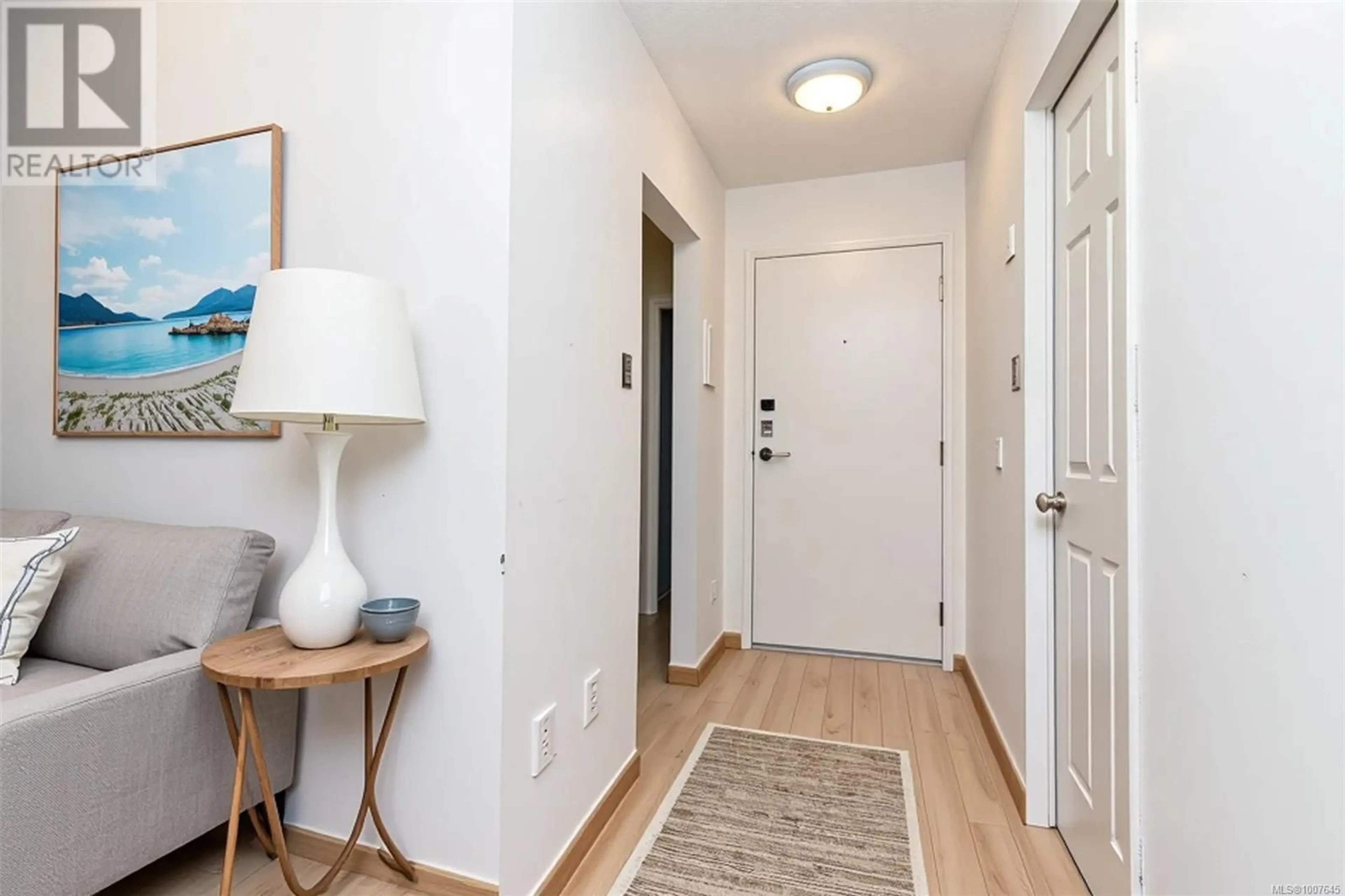 Indoor entryway for 307 - 1745 LEIGHTON ROAD, Victoria British Columbia V8R6R6