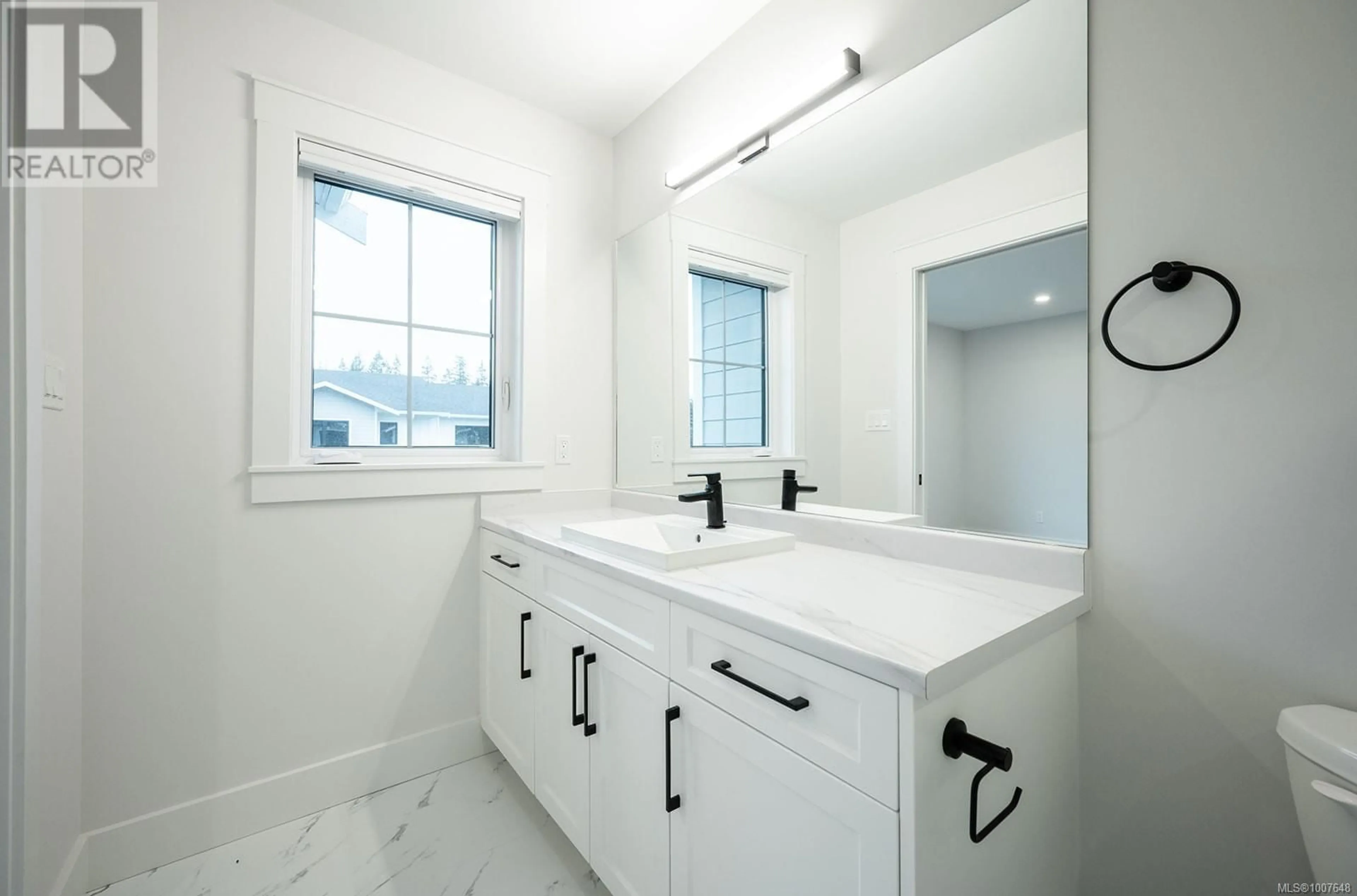 Standard bathroom, ceramic/tile floor for 27 - 1090 EVERGREEN ROAD, Campbell River British Columbia V9W3R9