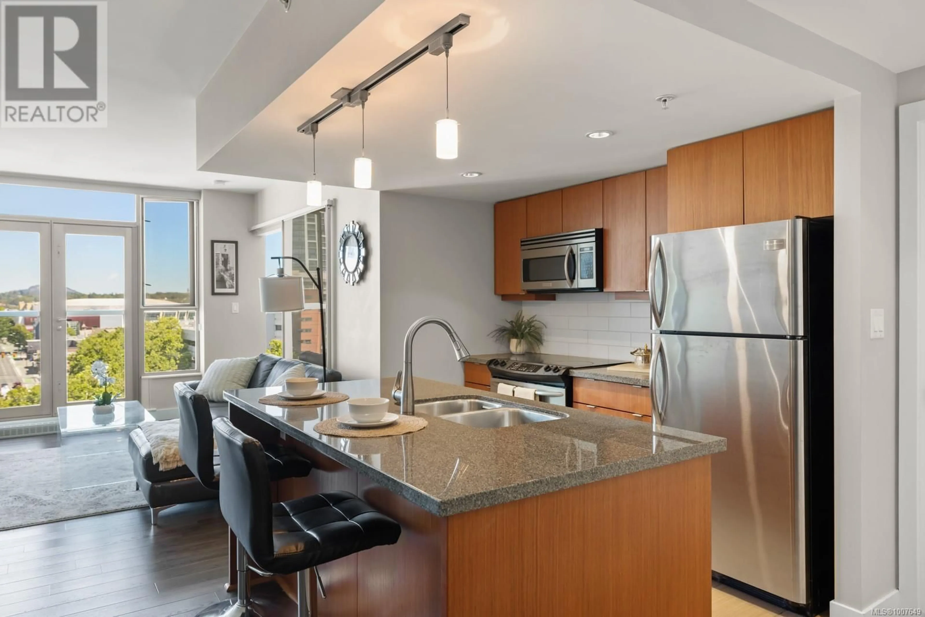 Open concept kitchen, ceramic/tile floor for 1005 - 760 JOHNSON STREET, Victoria British Columbia V8W0A4