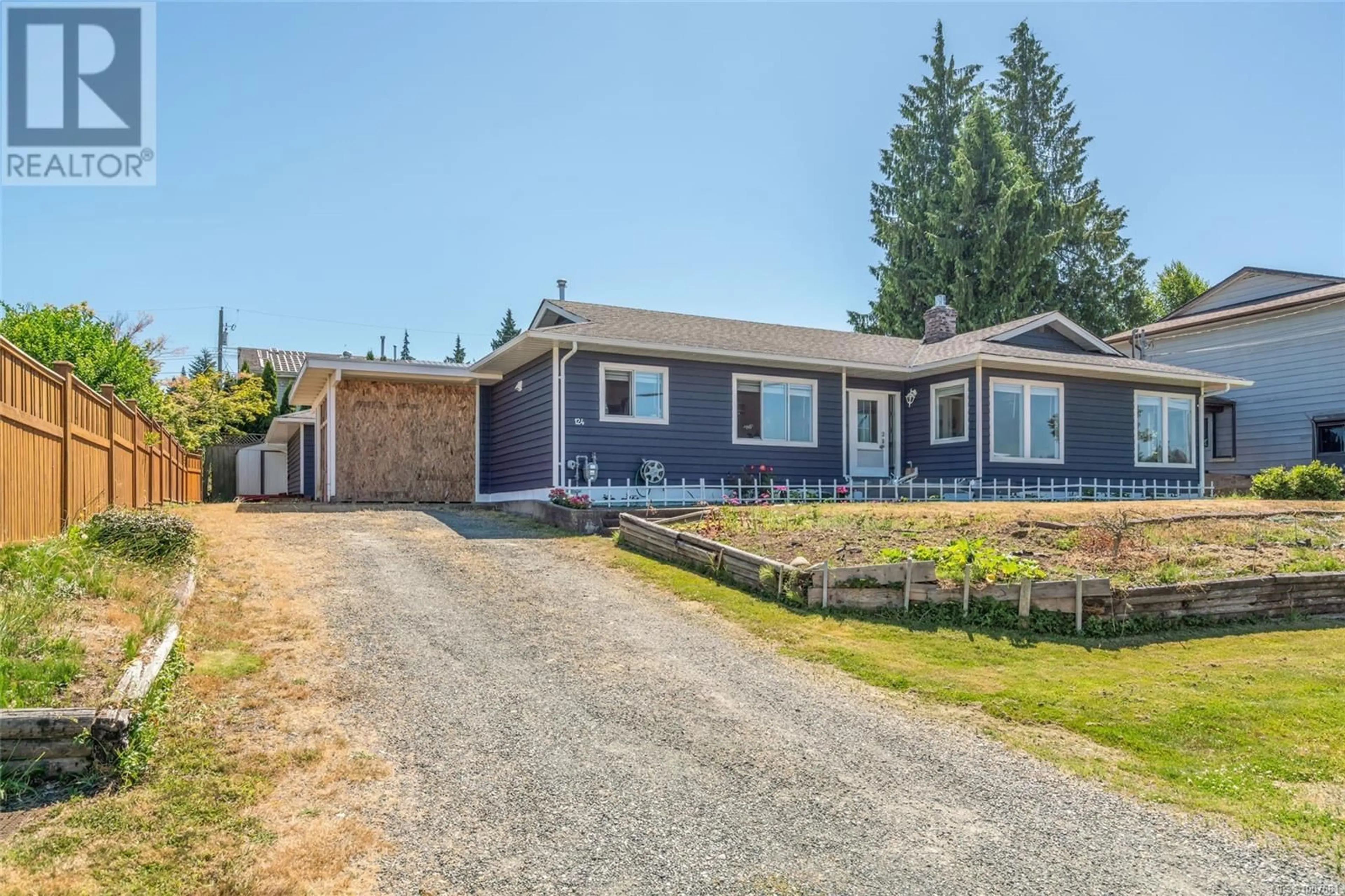 Home with vinyl exterior material, street for 124 GARDEN ROAD WEST, Qualicum Beach British Columbia V9K1R9