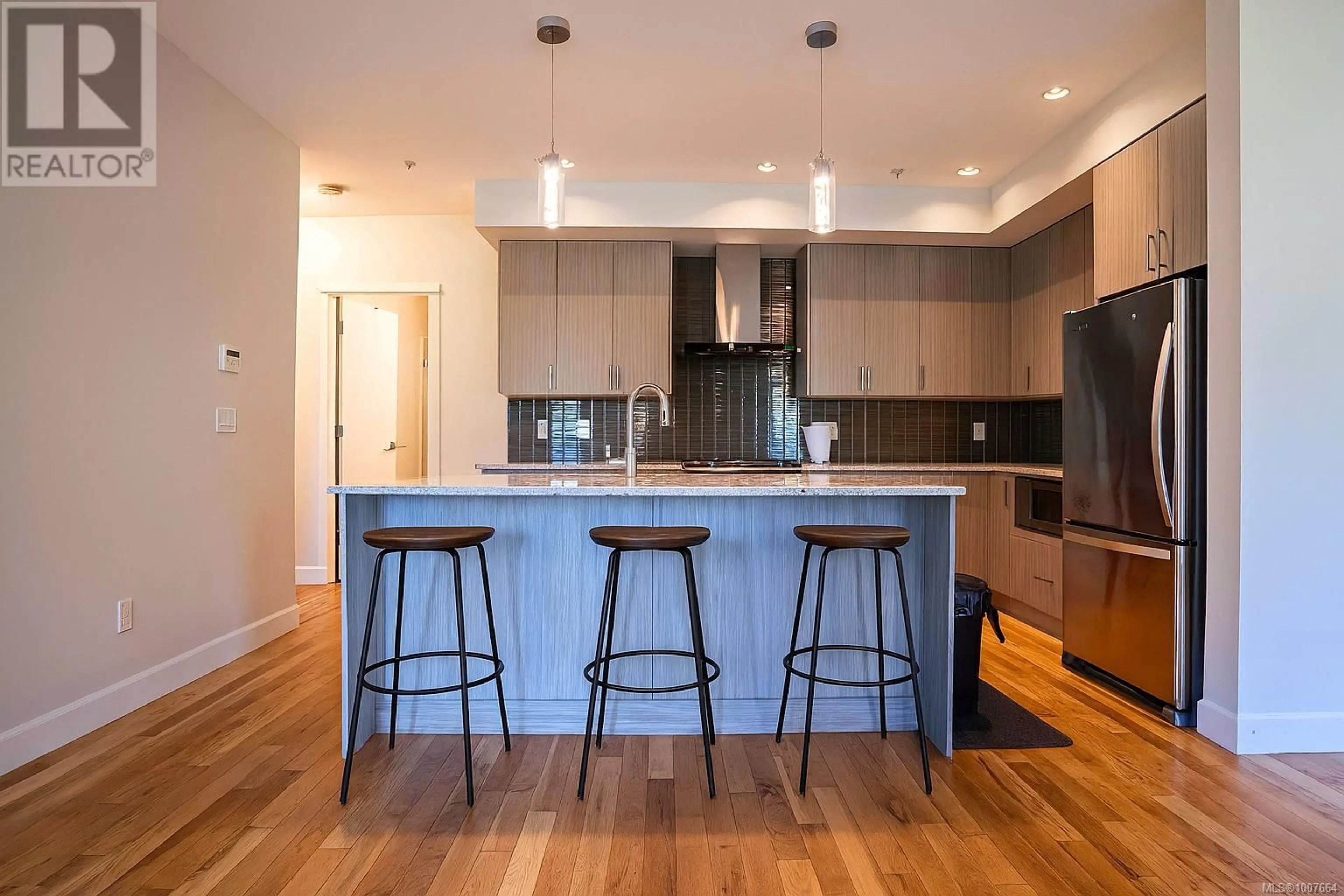 Contemporary kitchen, unknown for 104 - 3111C HAVENWOOD LANE, Colwood British Columbia V9C0M7