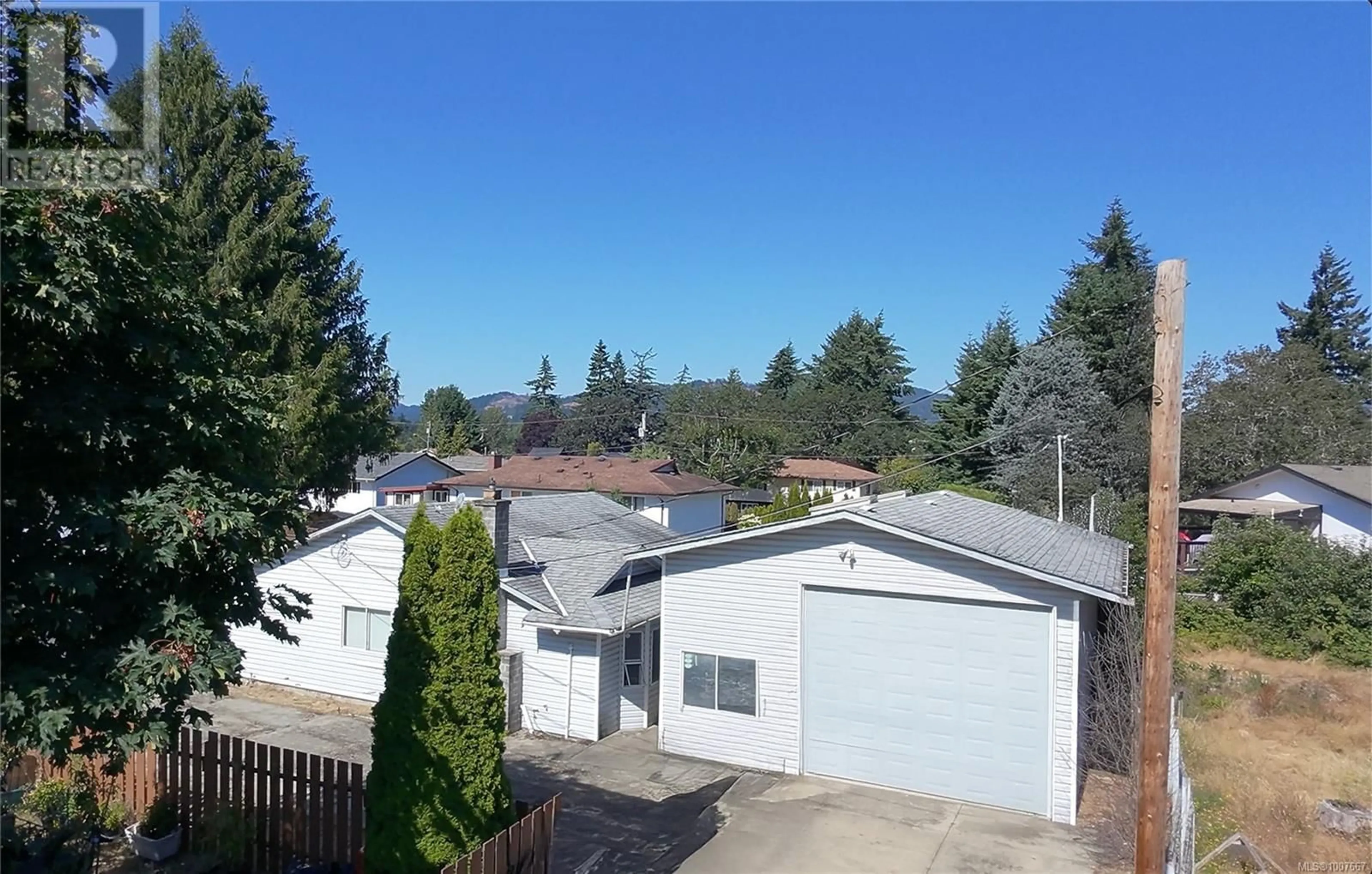 A pic from outside/outdoor area/front of a property/back of a property/a pic from drone, street for 2958 PICKFORD ROAD, Colwood British Columbia V9B2K7