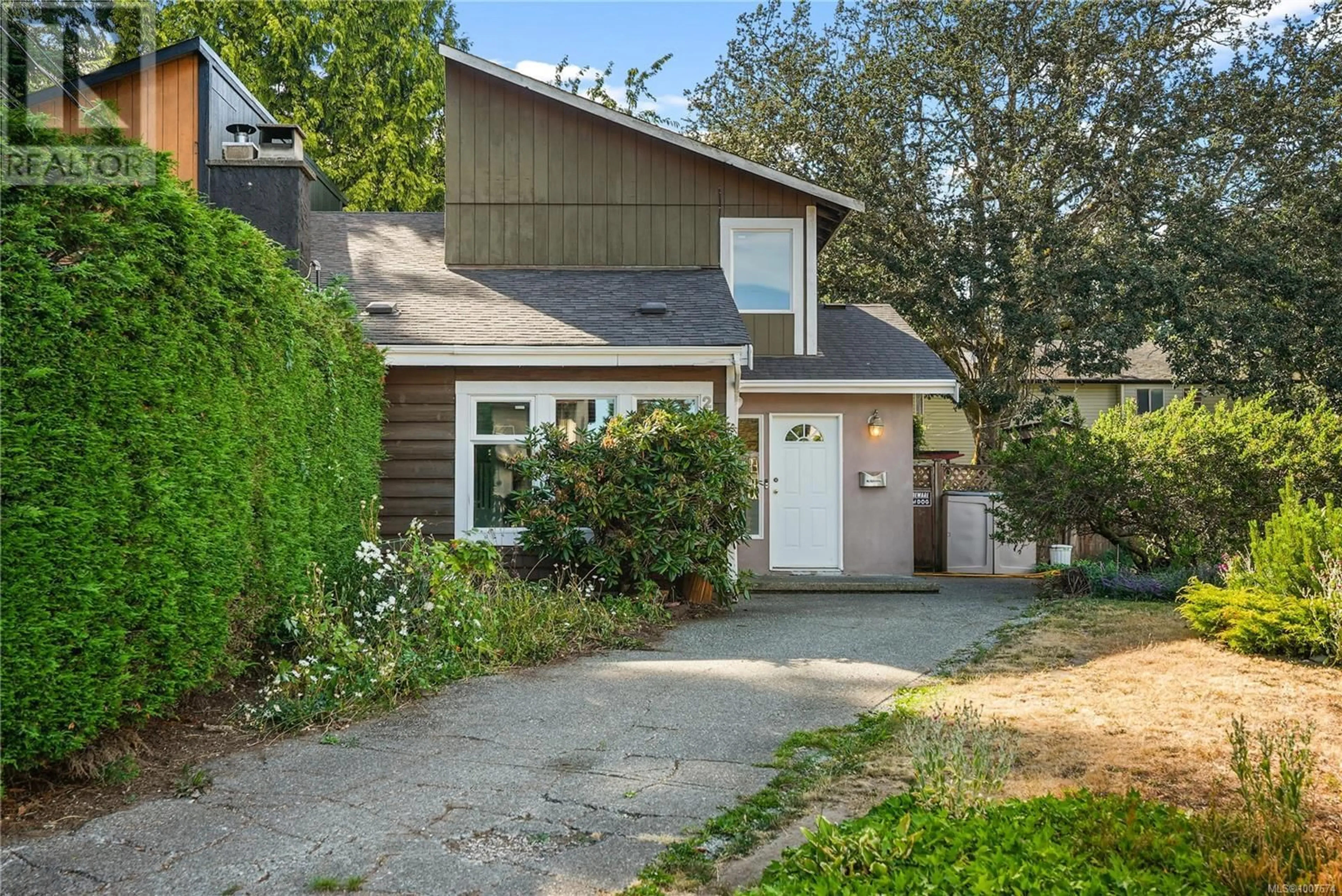 Home with vinyl exterior material, street for 2970 ALMARTIN PLACE, Colwood British Columbia V9B4Z1