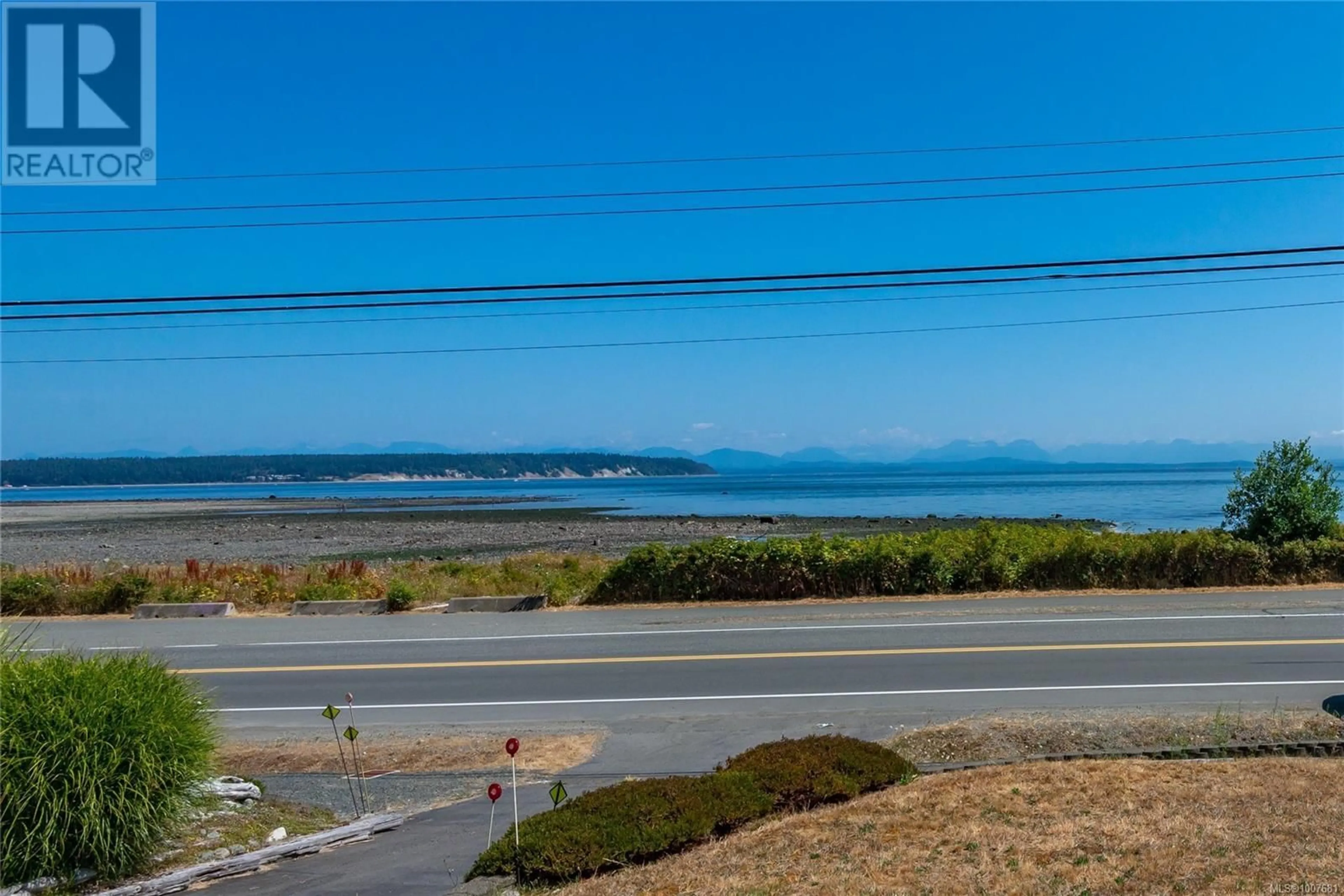 A pic from outside/outdoor area/front of a property/back of a property/a pic from drone, water/lake/river/ocean view for 2890 ISLAND HIGHWAY SOUTH, Campbell River British Columbia V9W1C8