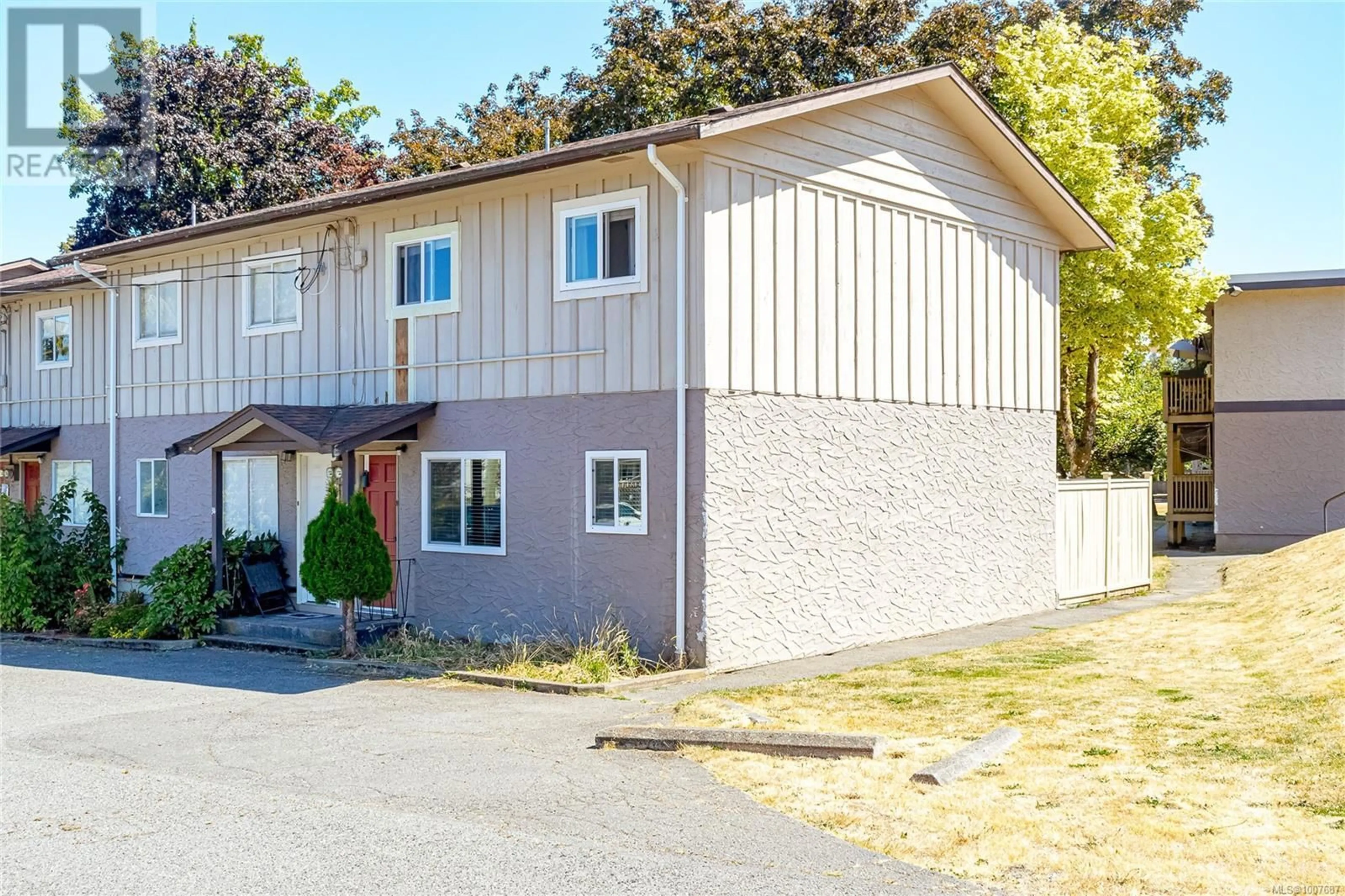 Home with vinyl exterior material, street for 35 - 3271 COWICHAN LAKE ROAD, Duncan British Columbia V9L4C1